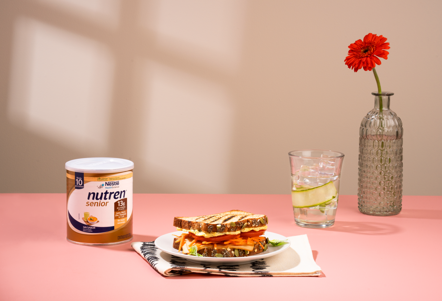 Saludable sandwich con vegetales Nutren Recetas Nestlé