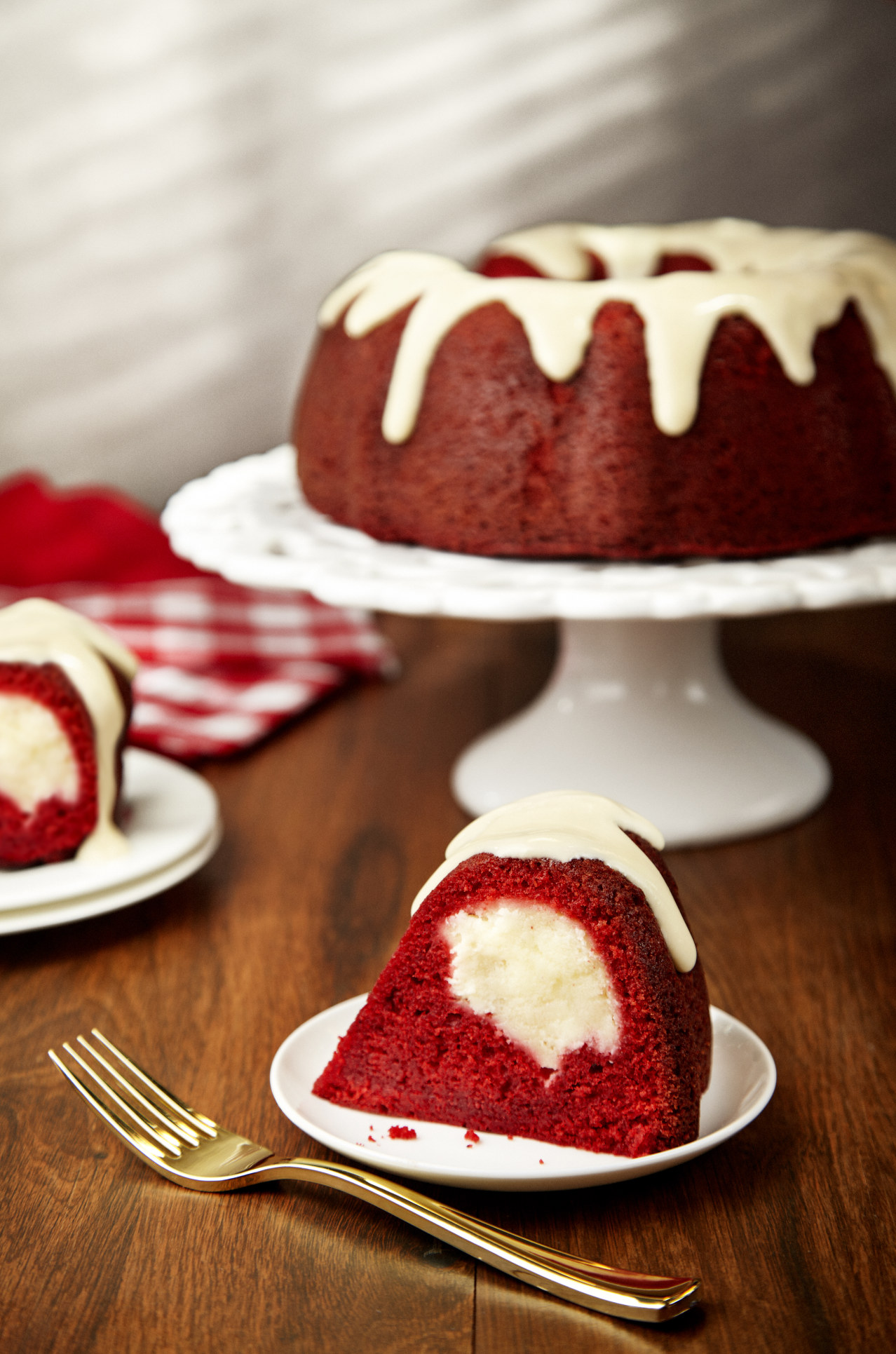 Cream Cheese Stuffed Red Velvet Bundt Cake Nestl Recipes