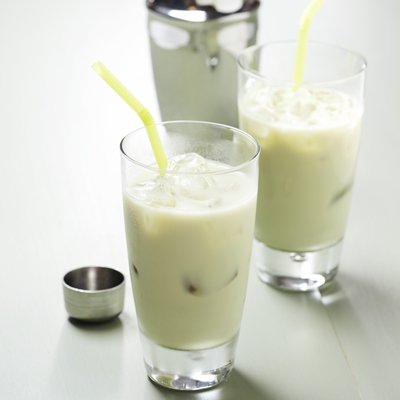 Latte Helado de Té Verde | COFFEE MATE® Oficial