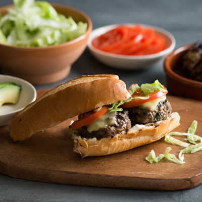 Hamburguesas de Albóndigas Mexicanas | GoodNes