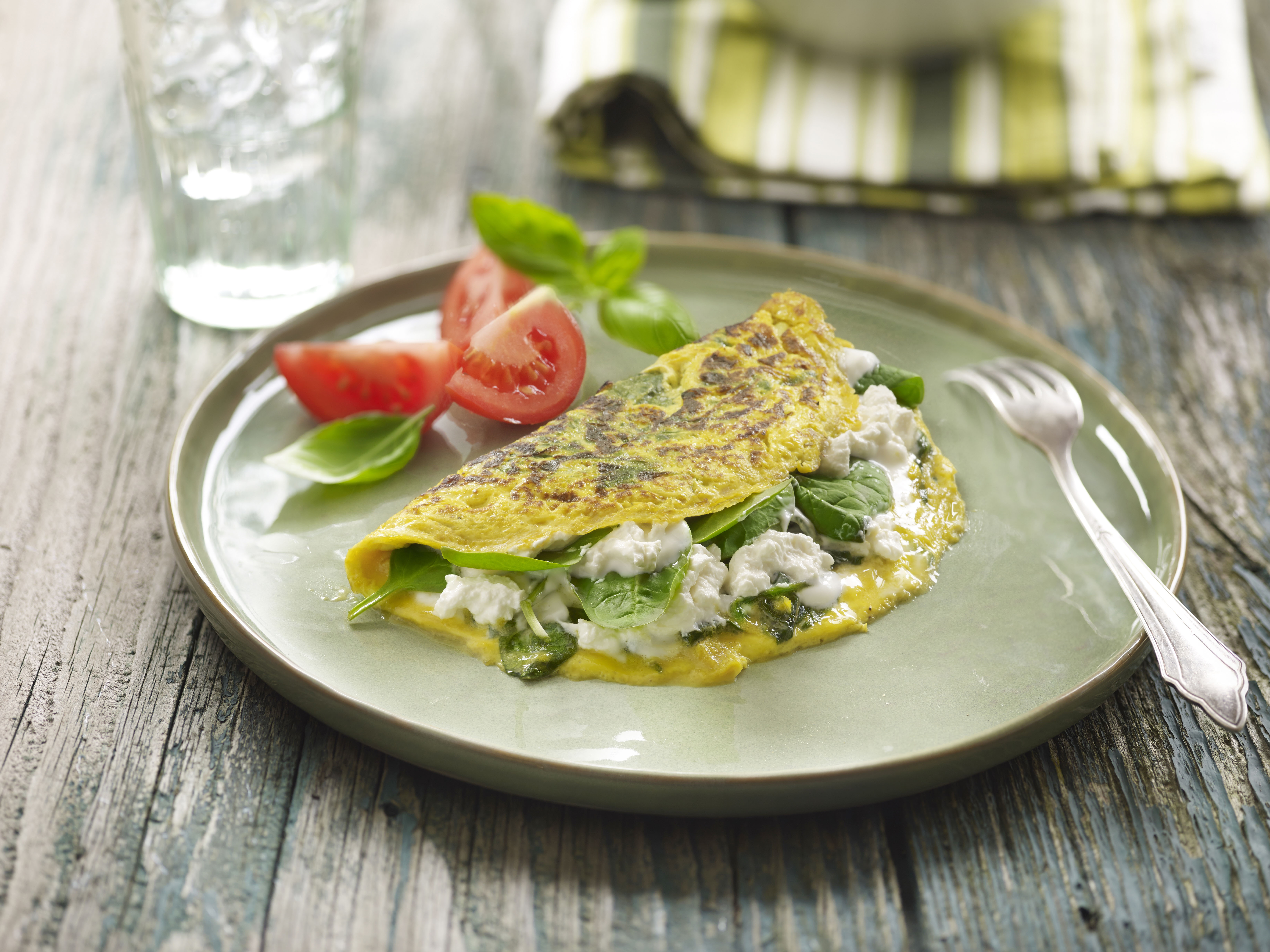 Tortilla de espinacas y queso fresco