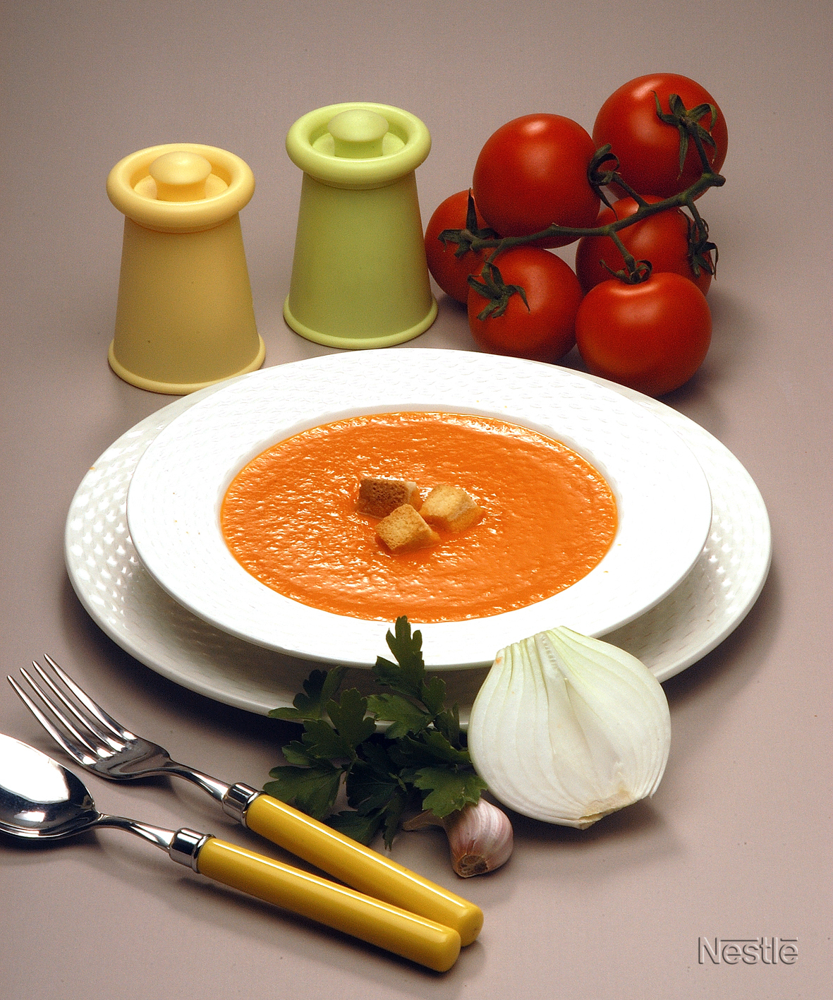 Sopa de tomate al romero