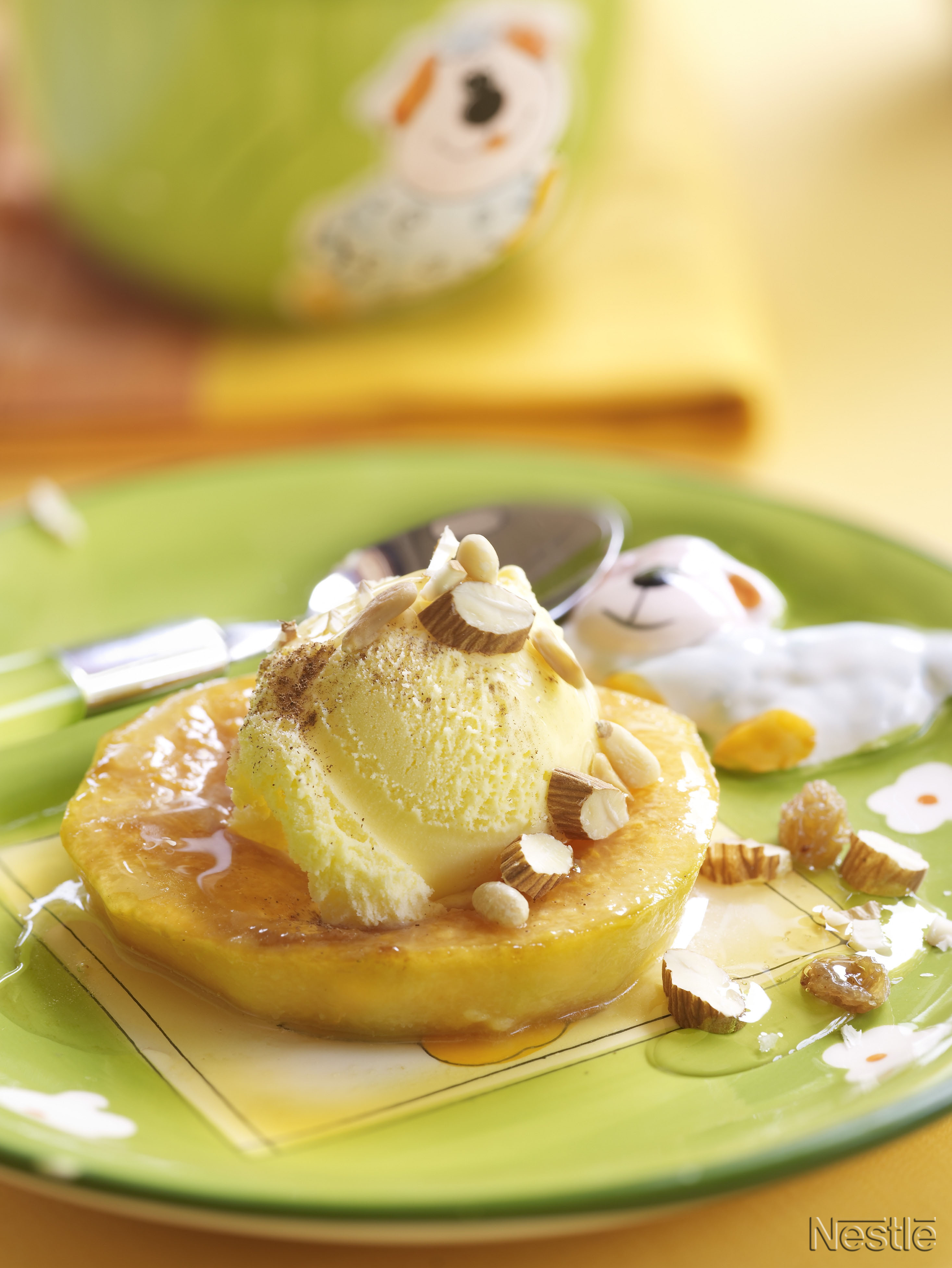 Melón caramelizado con helado y frutos secos