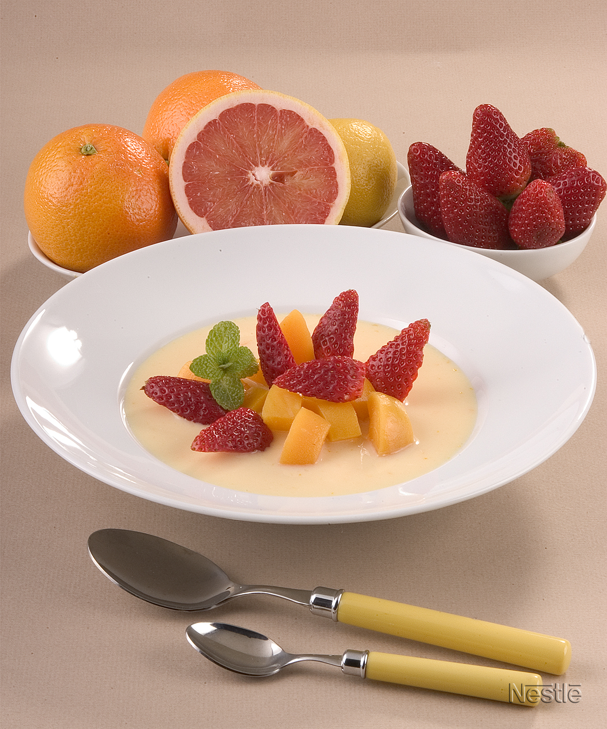 Sopa fría de cítricos y frutas