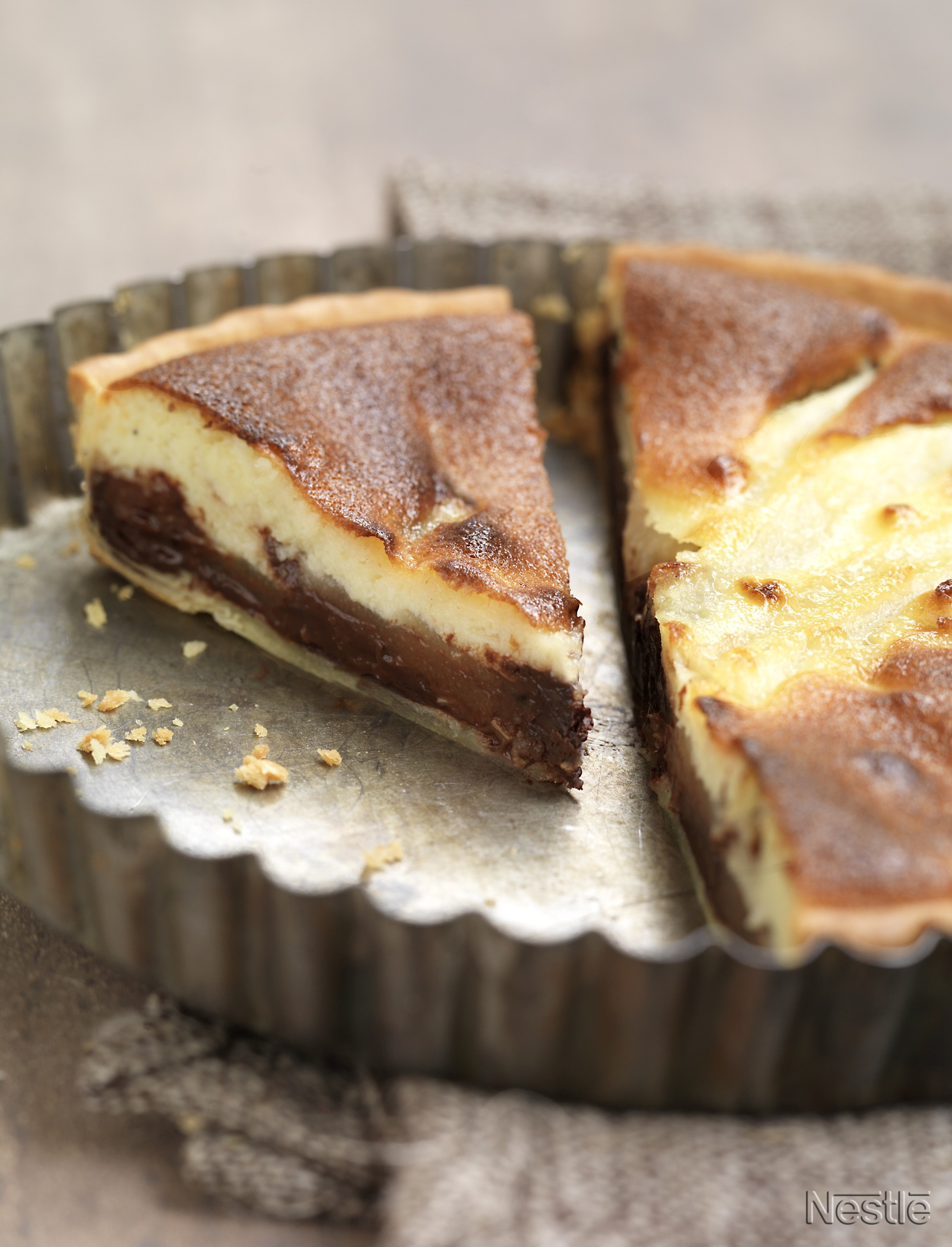 Tarta de peras y chocolate crujiente