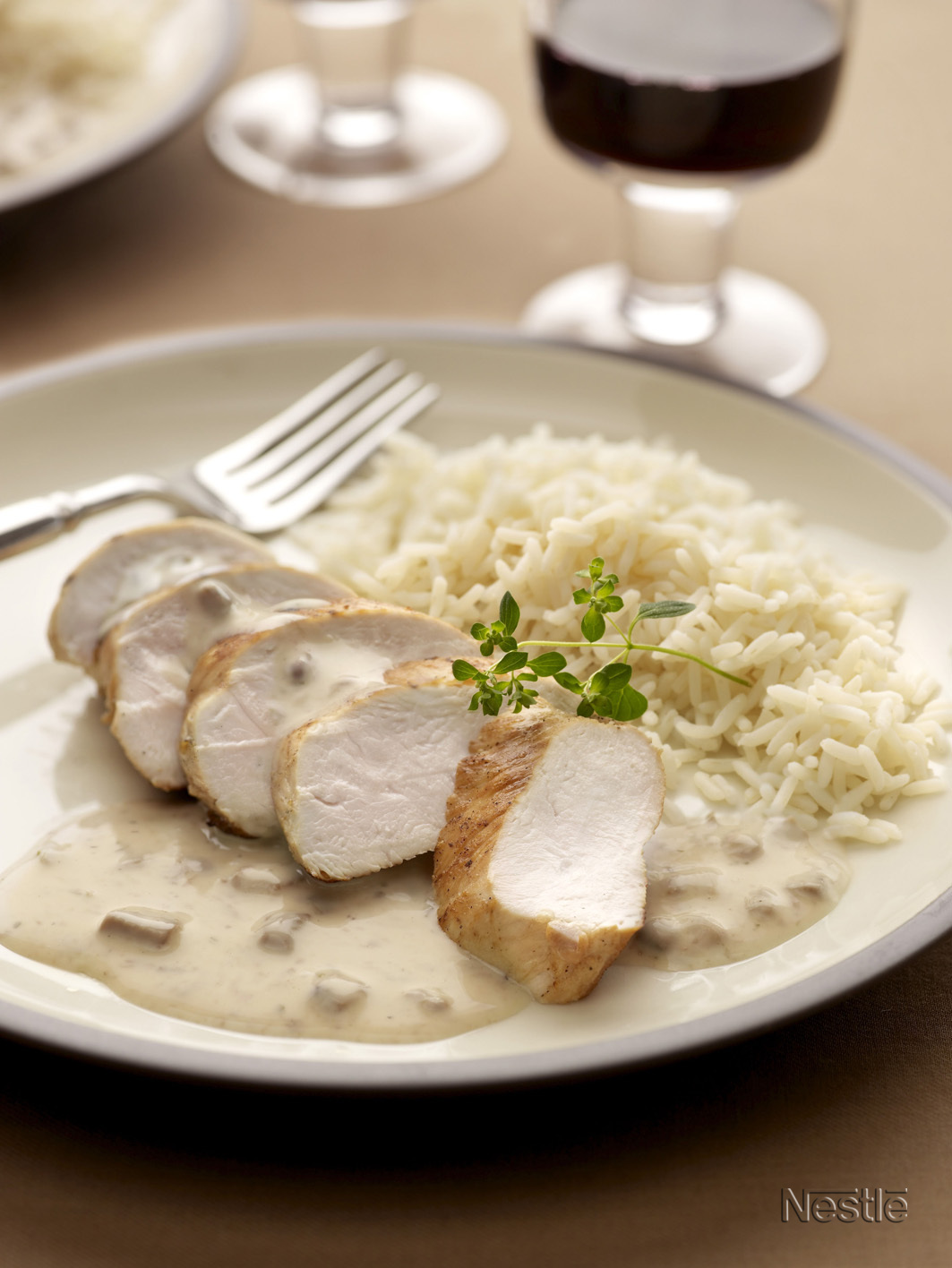 Pechugas de pollo con salsa de setas