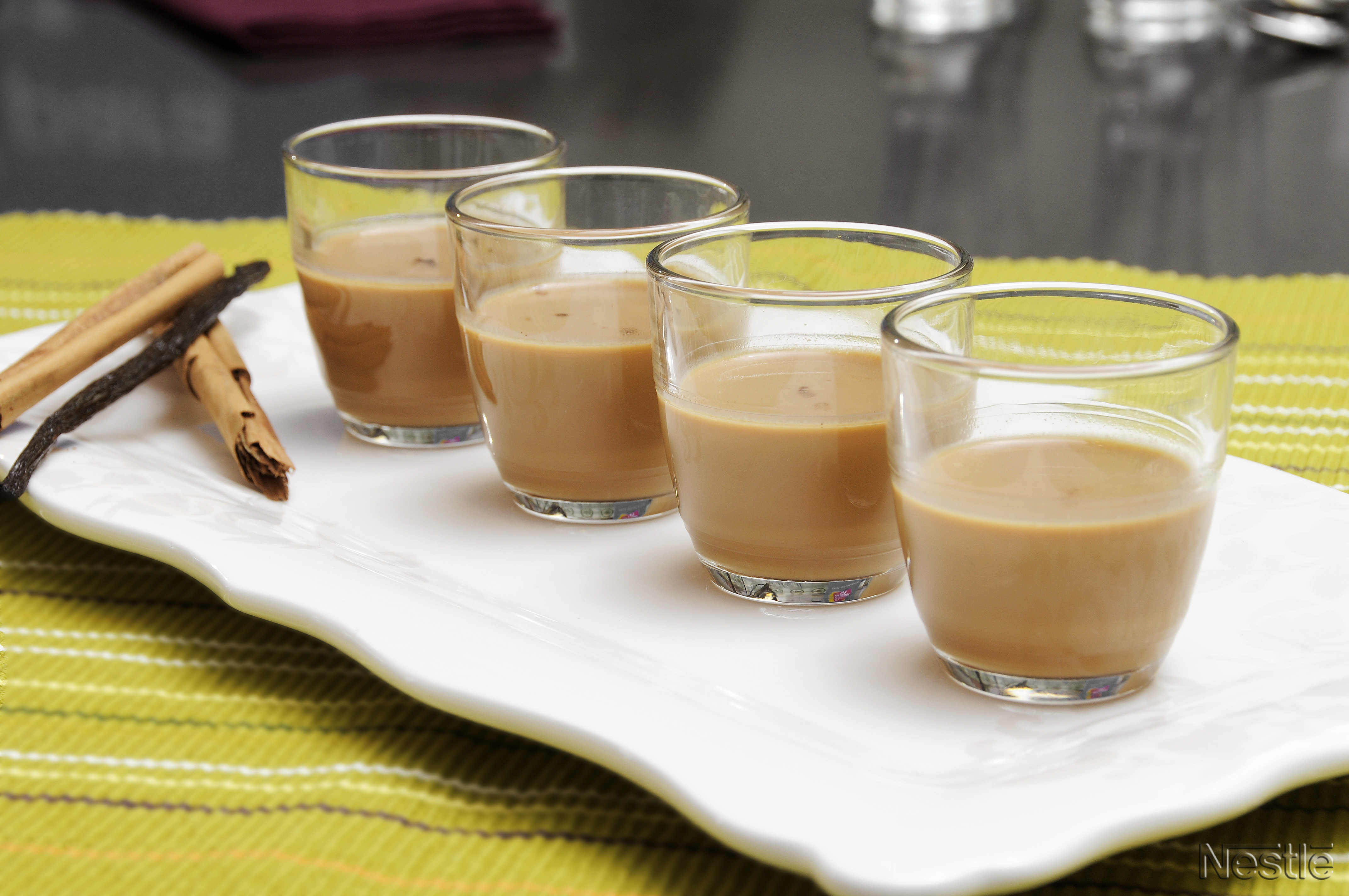 Café cremoso con canela