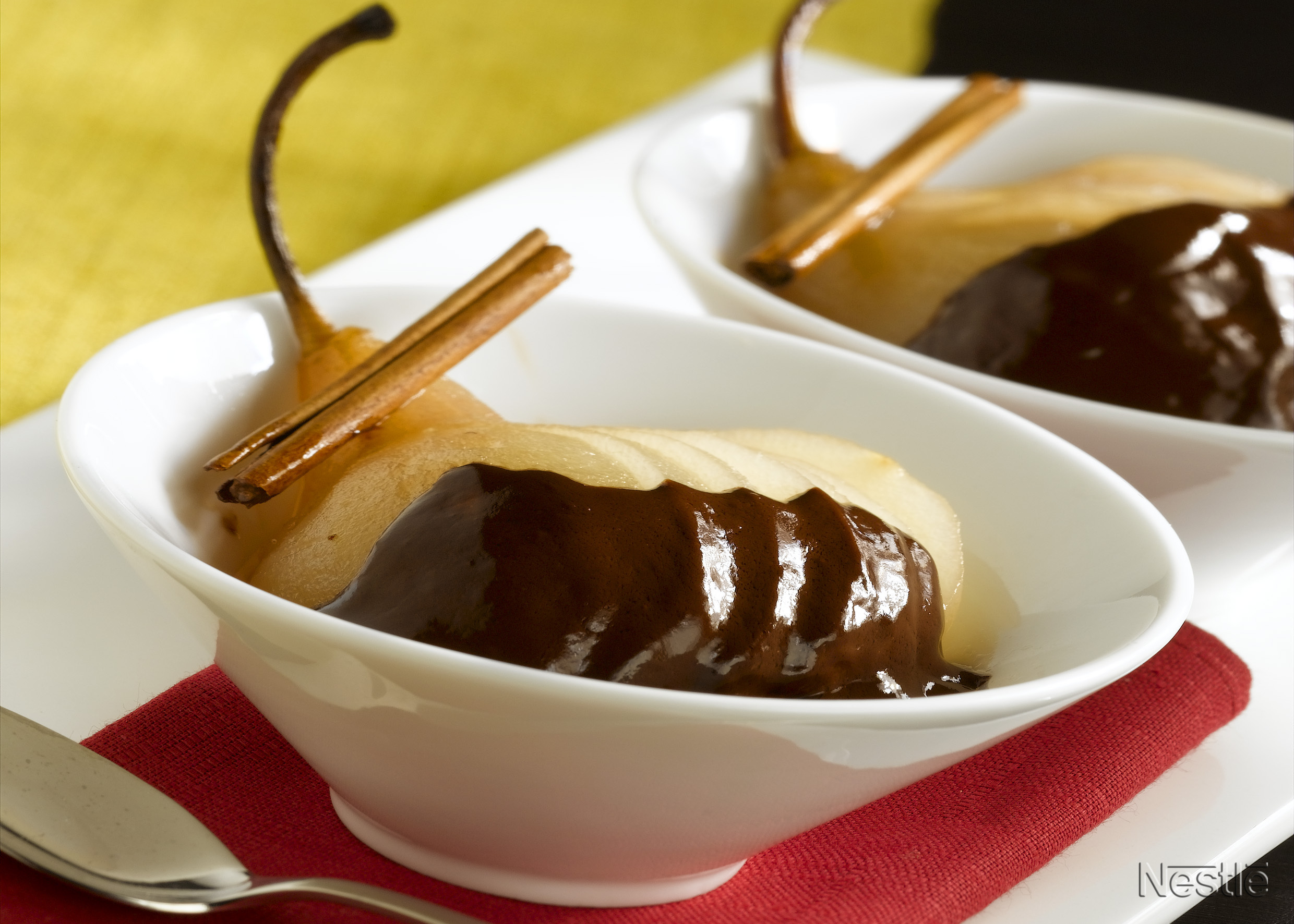 Peras al chocolate