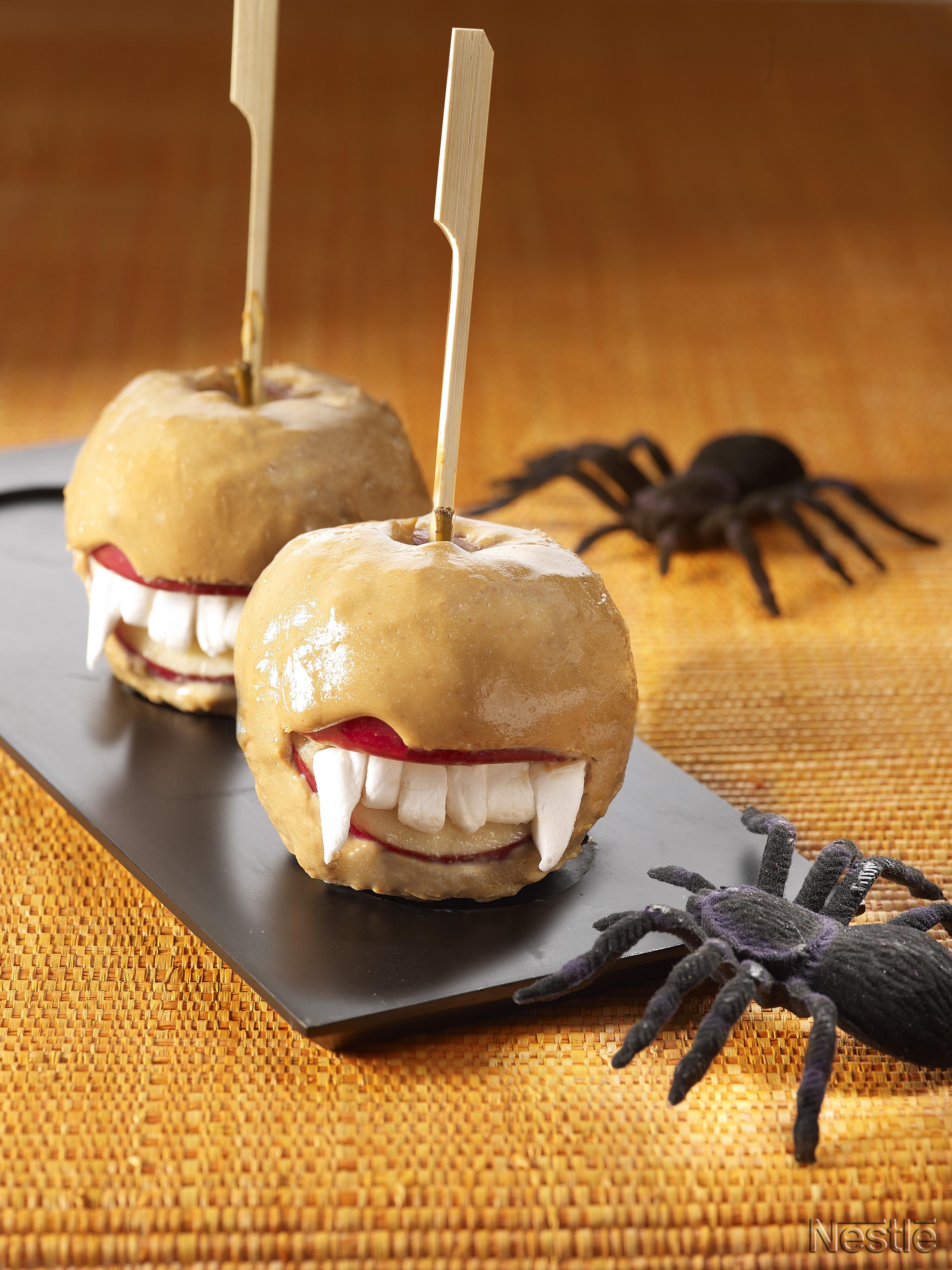 Manzanas vampiras para halloween