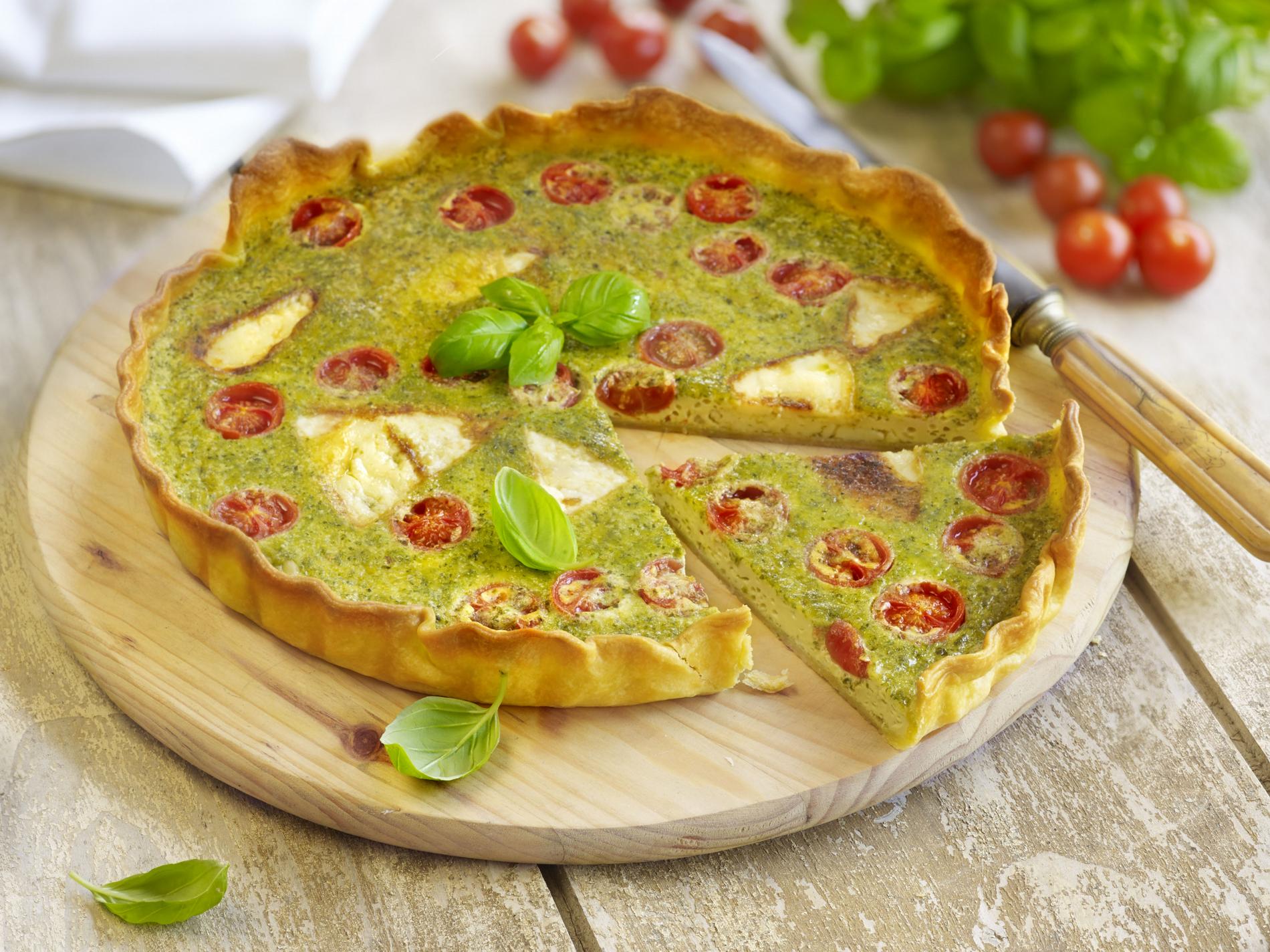 Quiche de tomate y queso a la albahaca