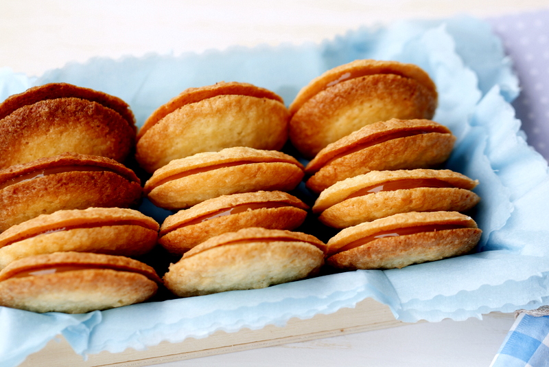 Galletas crujientes de coco rellenas de Dulce de Leche