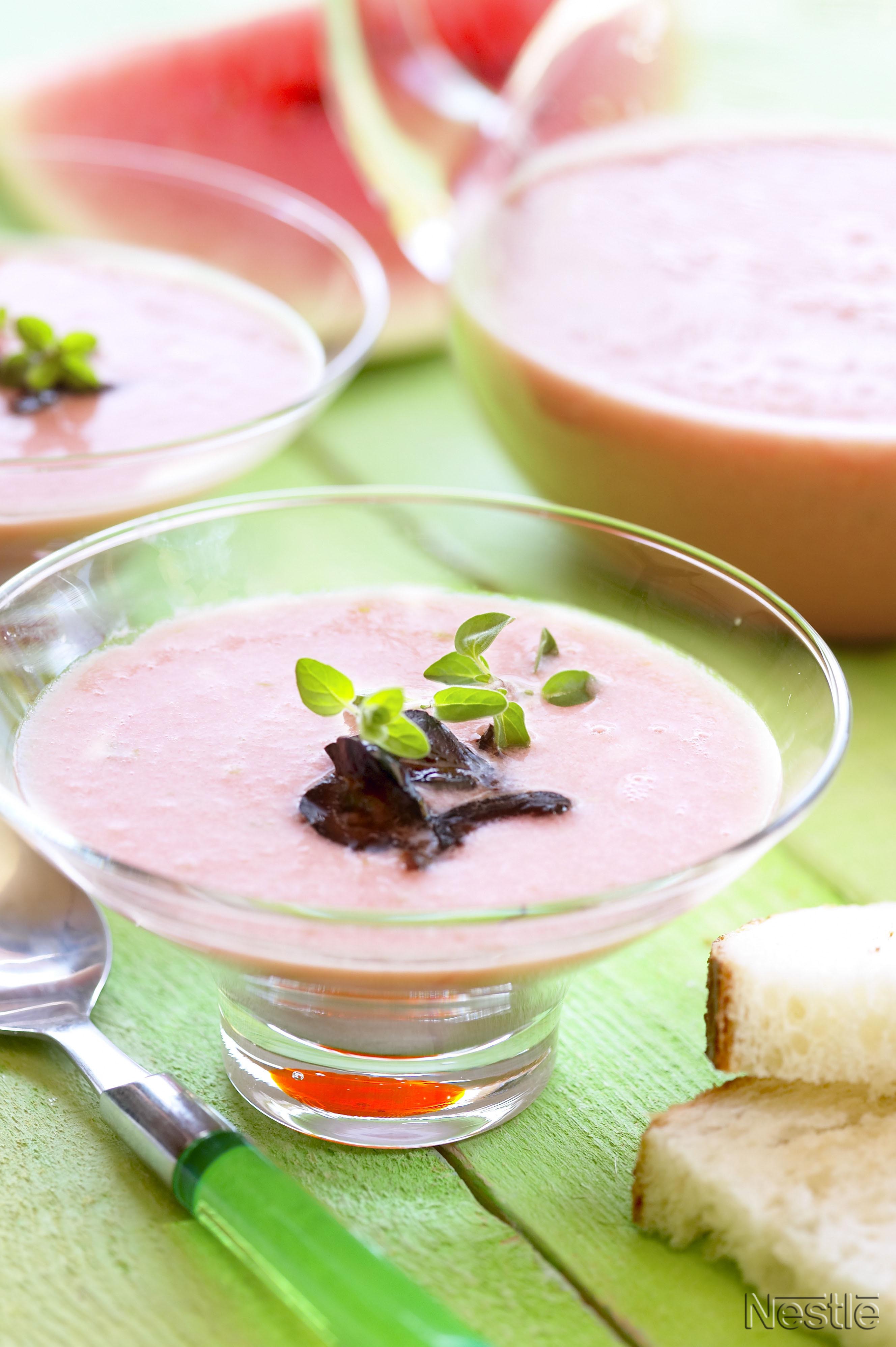 Sopa fría de sandía y tomate con yogur