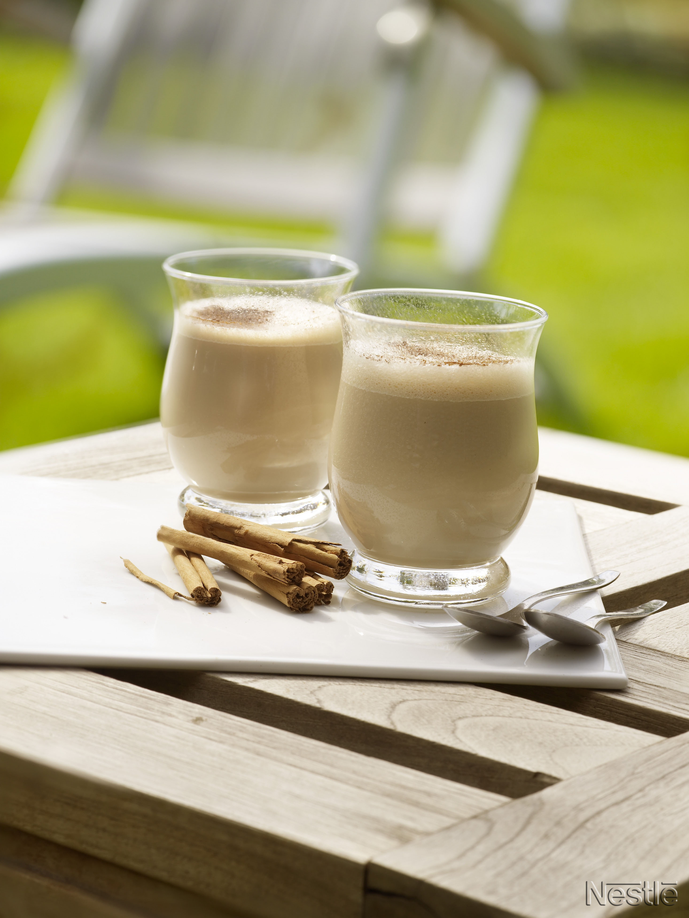 Batido helado de nesquik con vainilla y canela