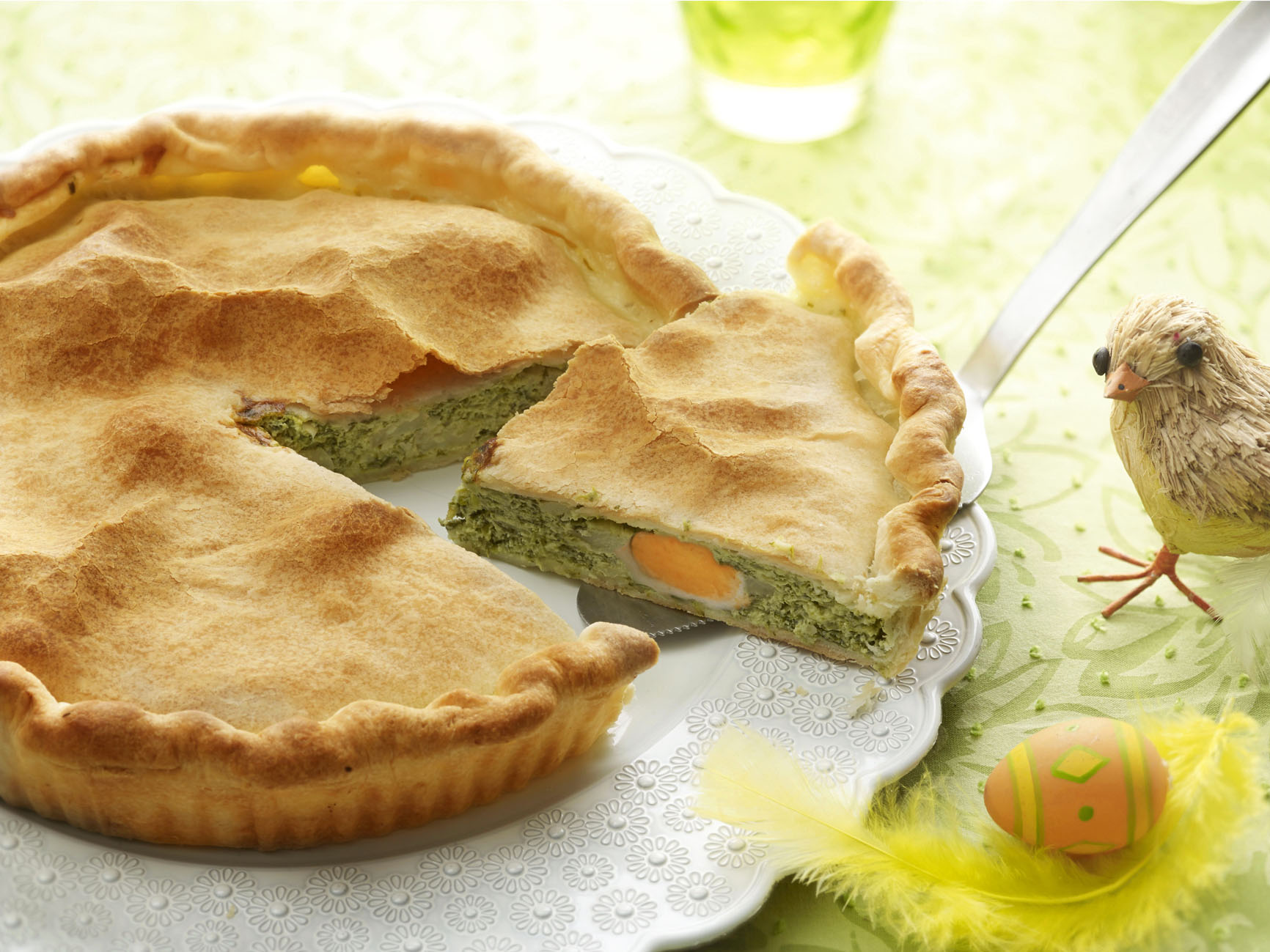 Tarta pascualina (tarta de alcachofas, espinacas y huevos)