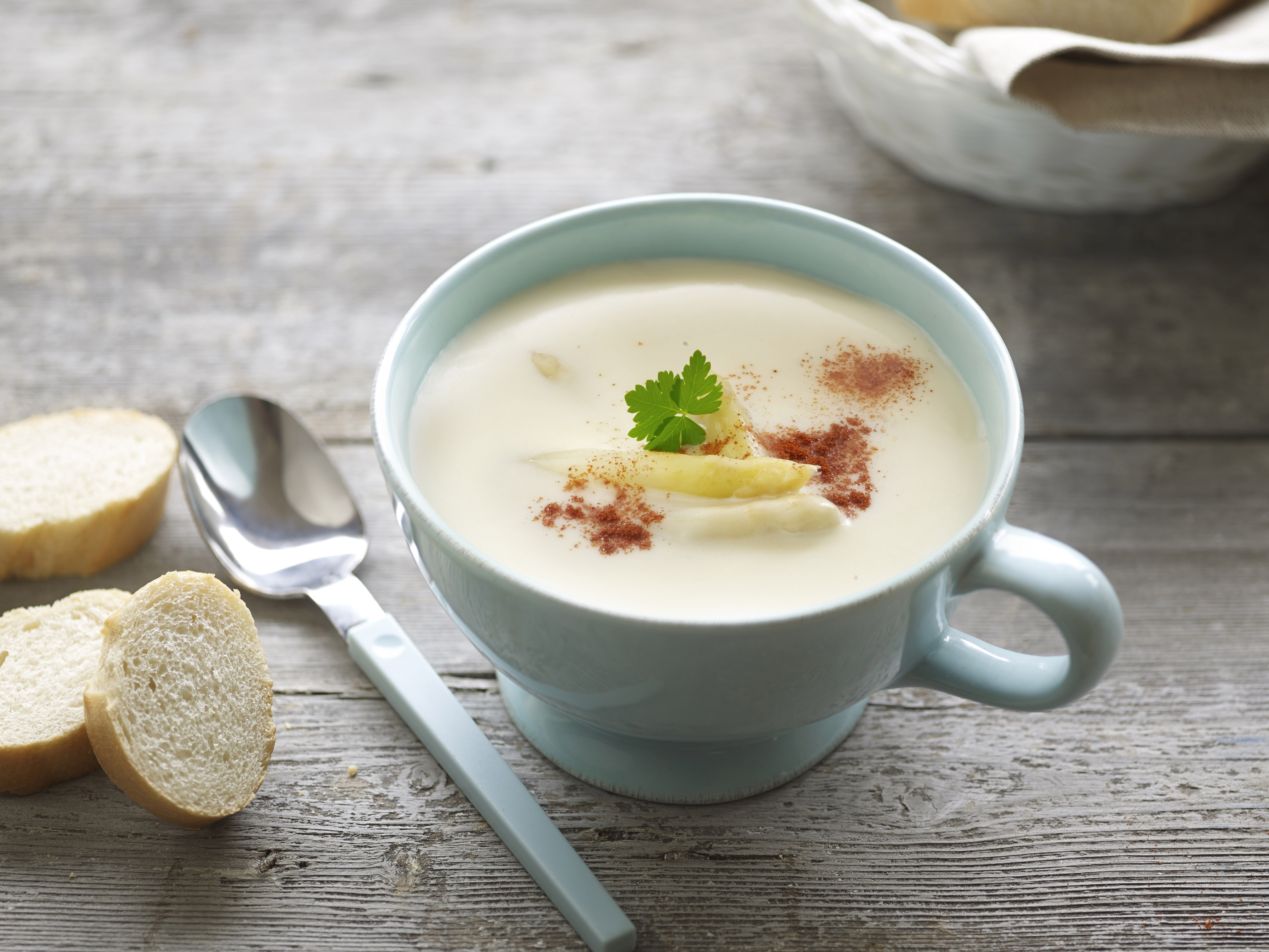 Crema de espárragos y pimentón