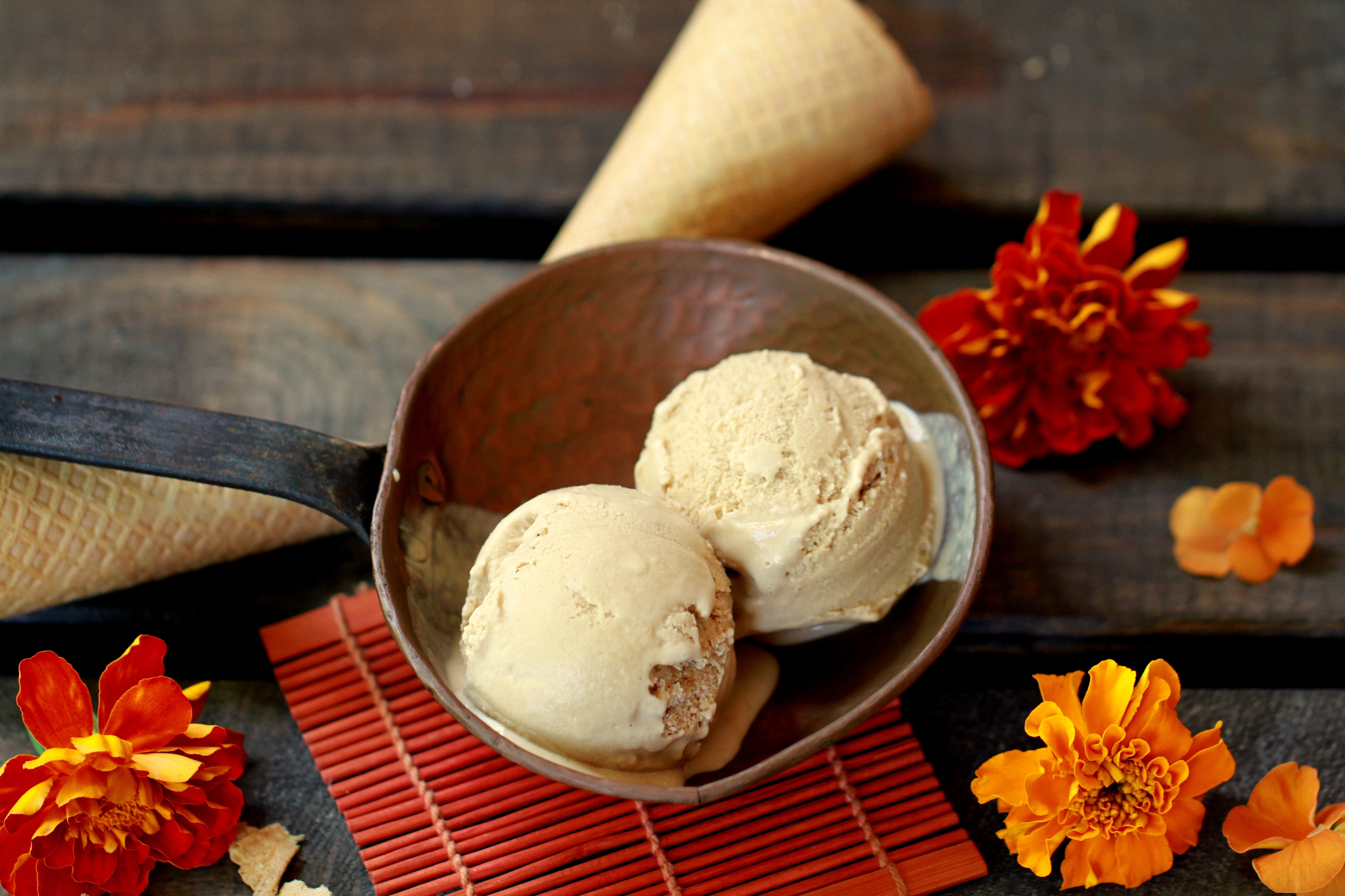 Helado de café y leche condensada