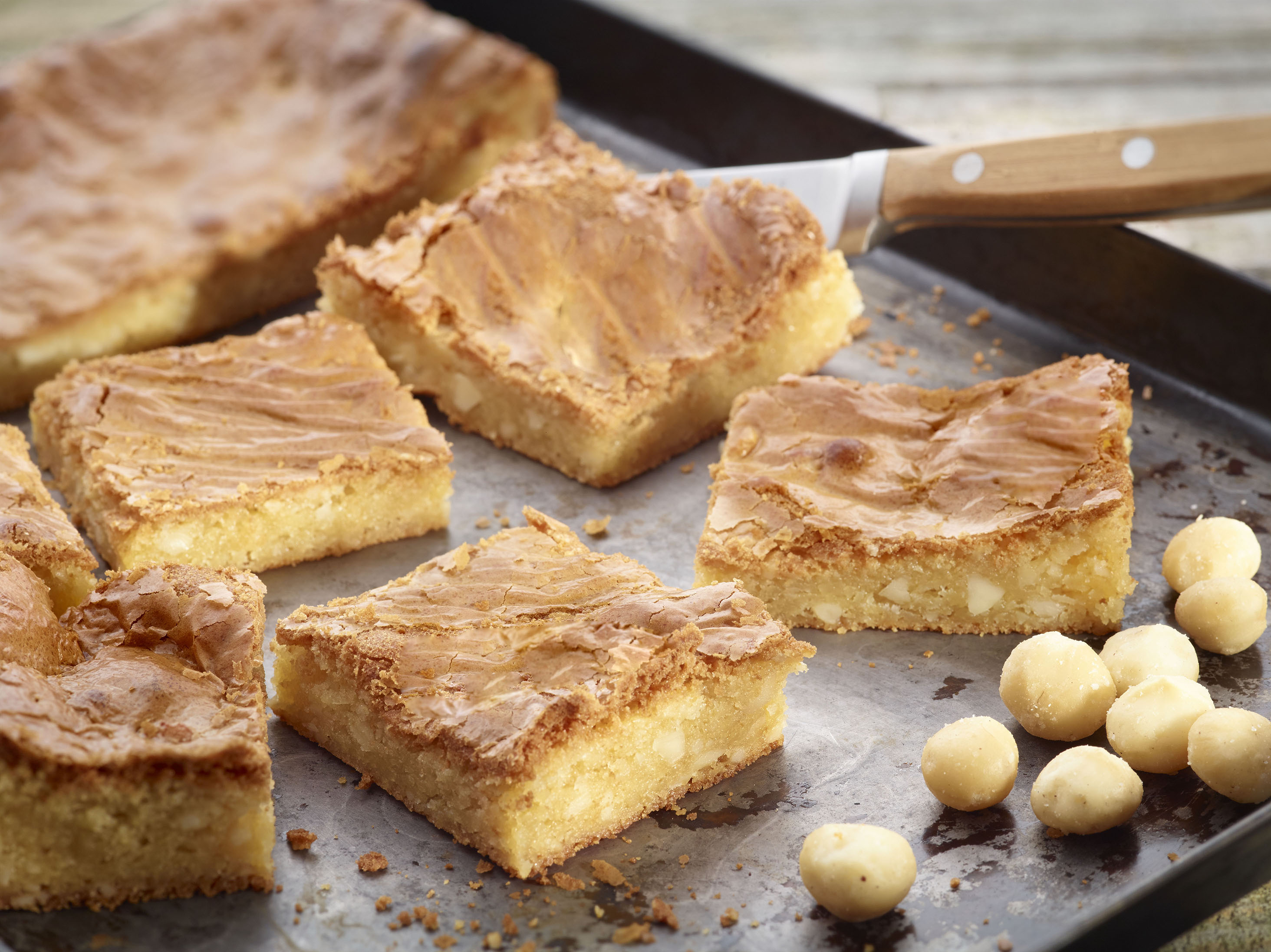 Blondie con nueces de macadamia