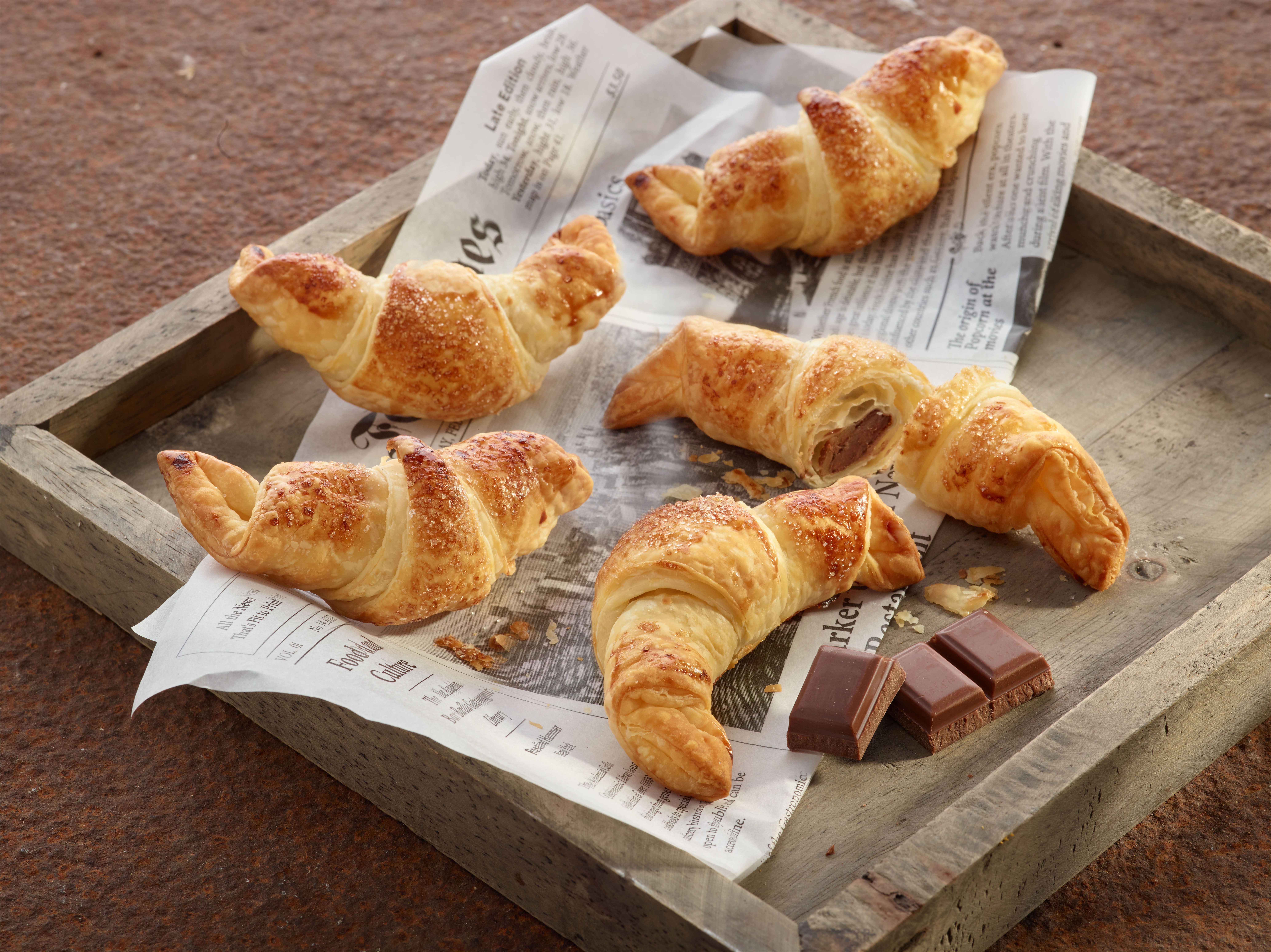 Croissants con chocolate con leche