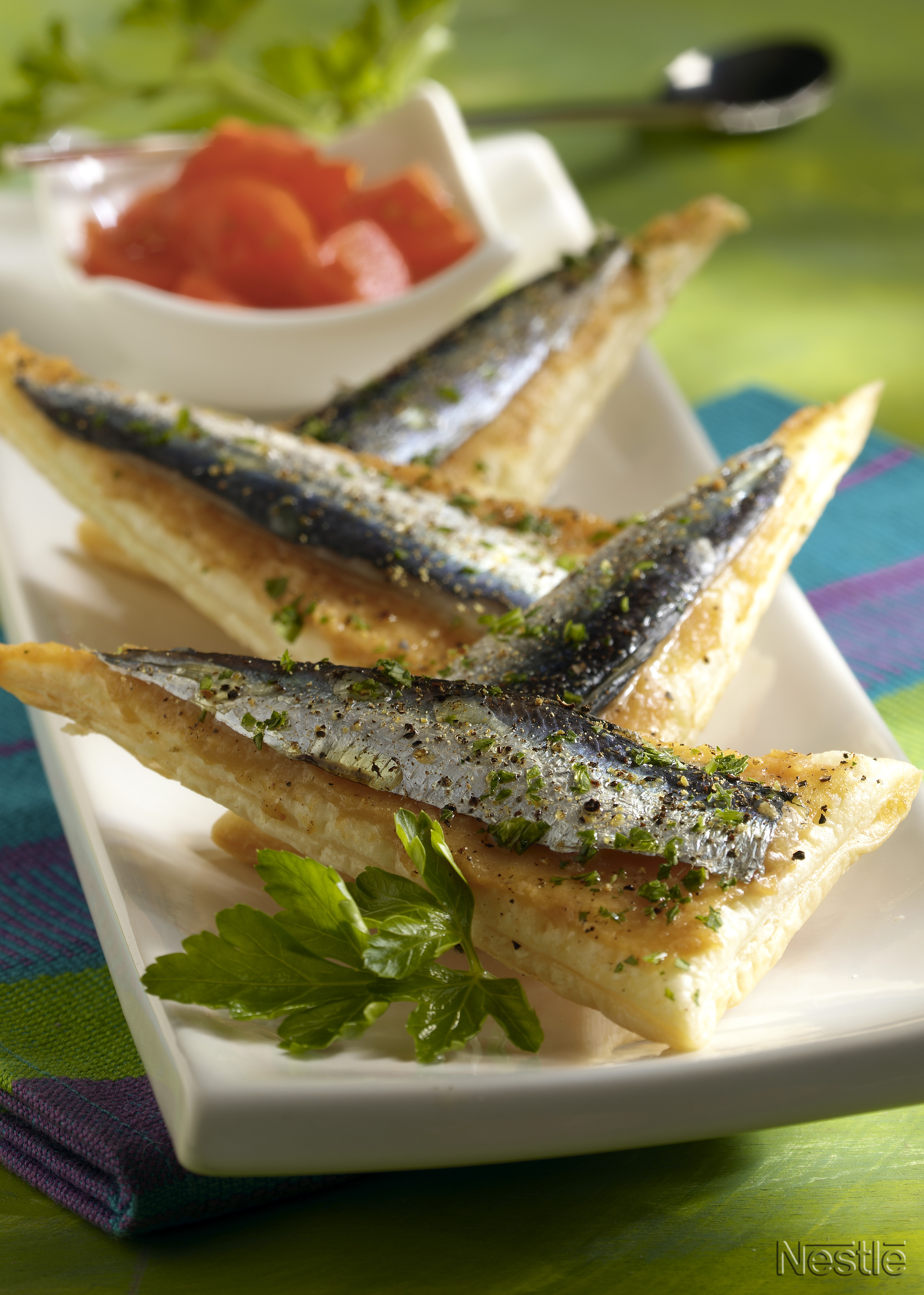 Hojaldre de manzana y sardinas