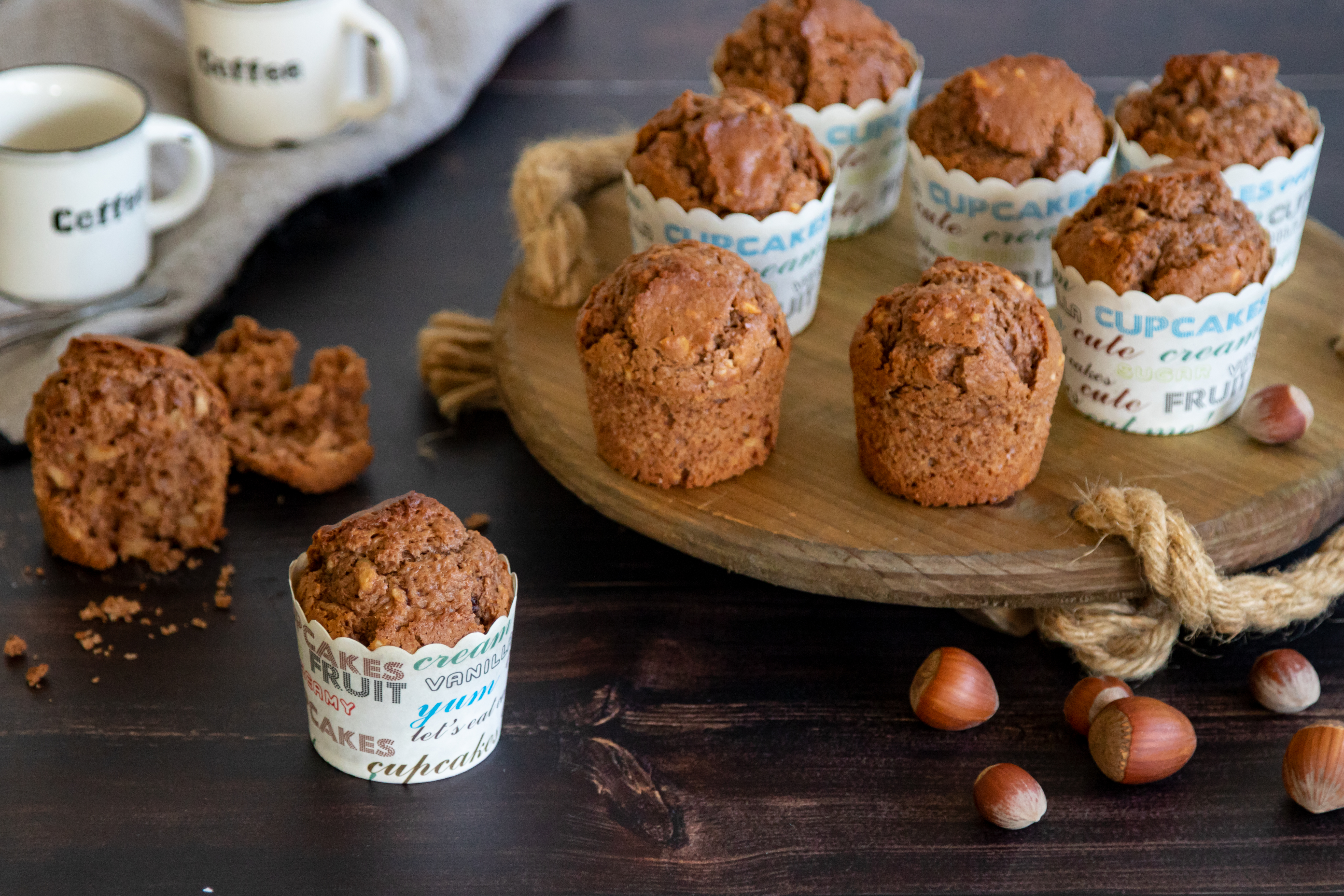 Magdalenas de chocolate con leche y avellanas-image