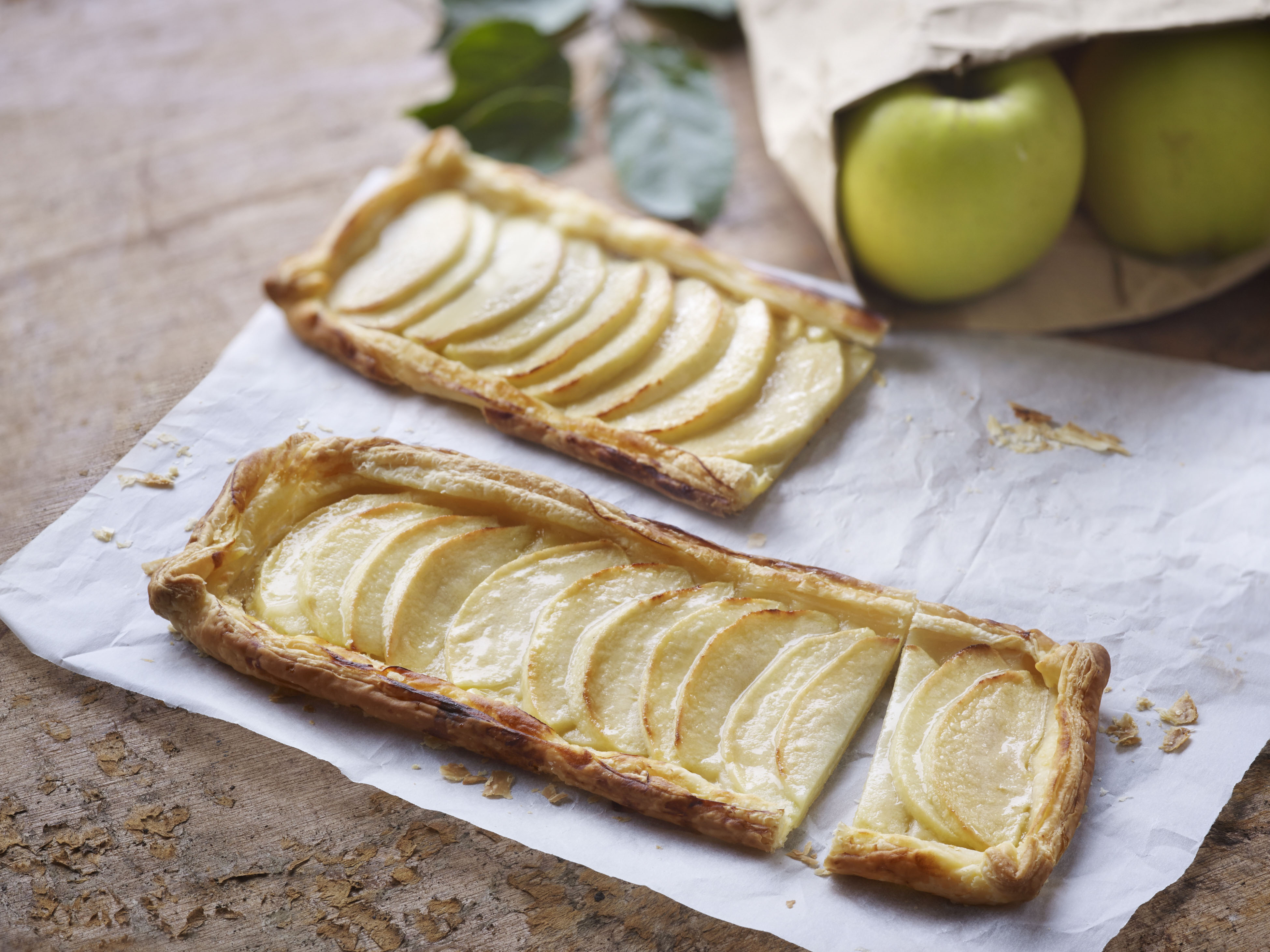 Tarta de manzana fácil en bandas
