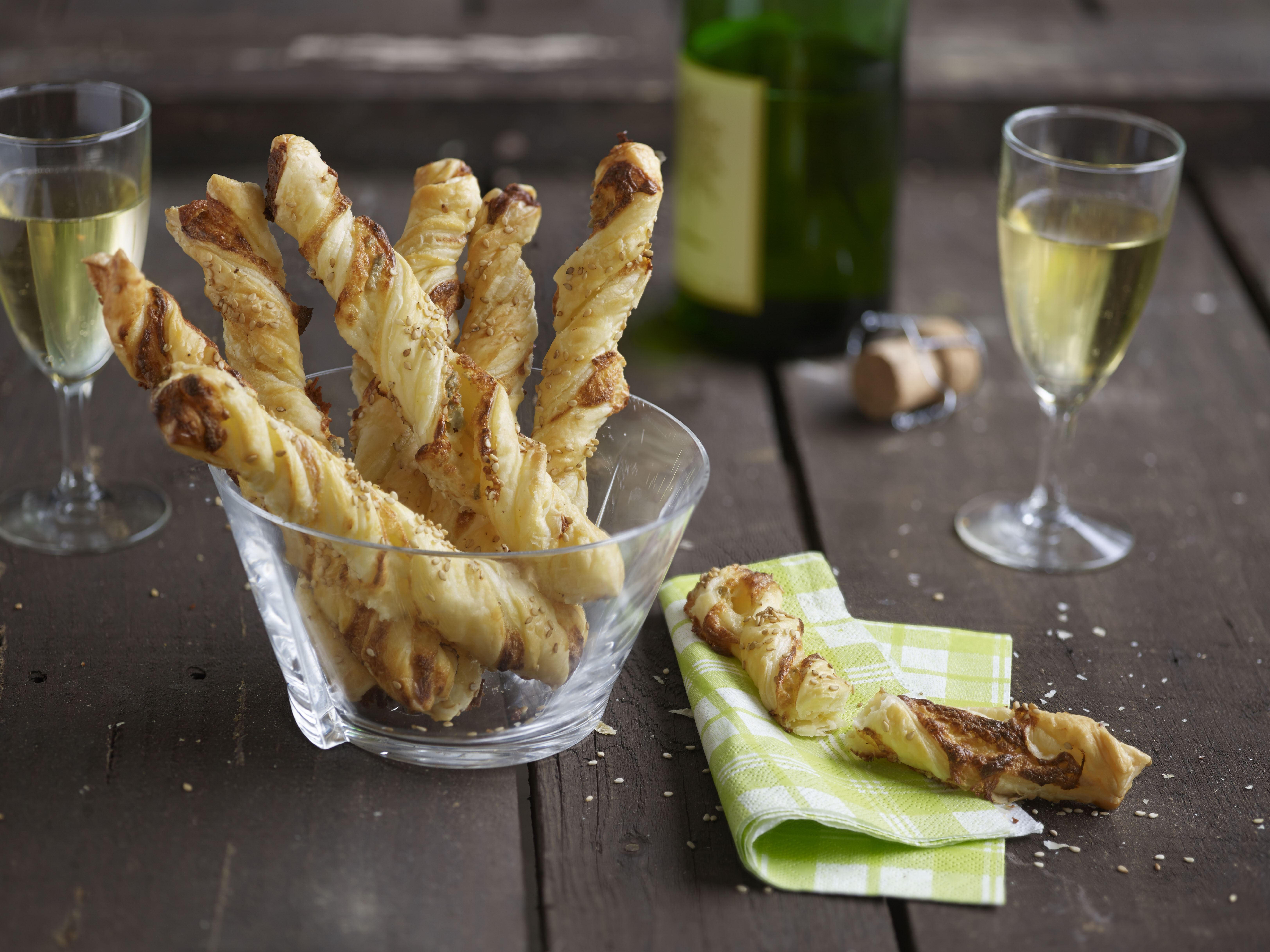 Palitos de queso con hojaldre