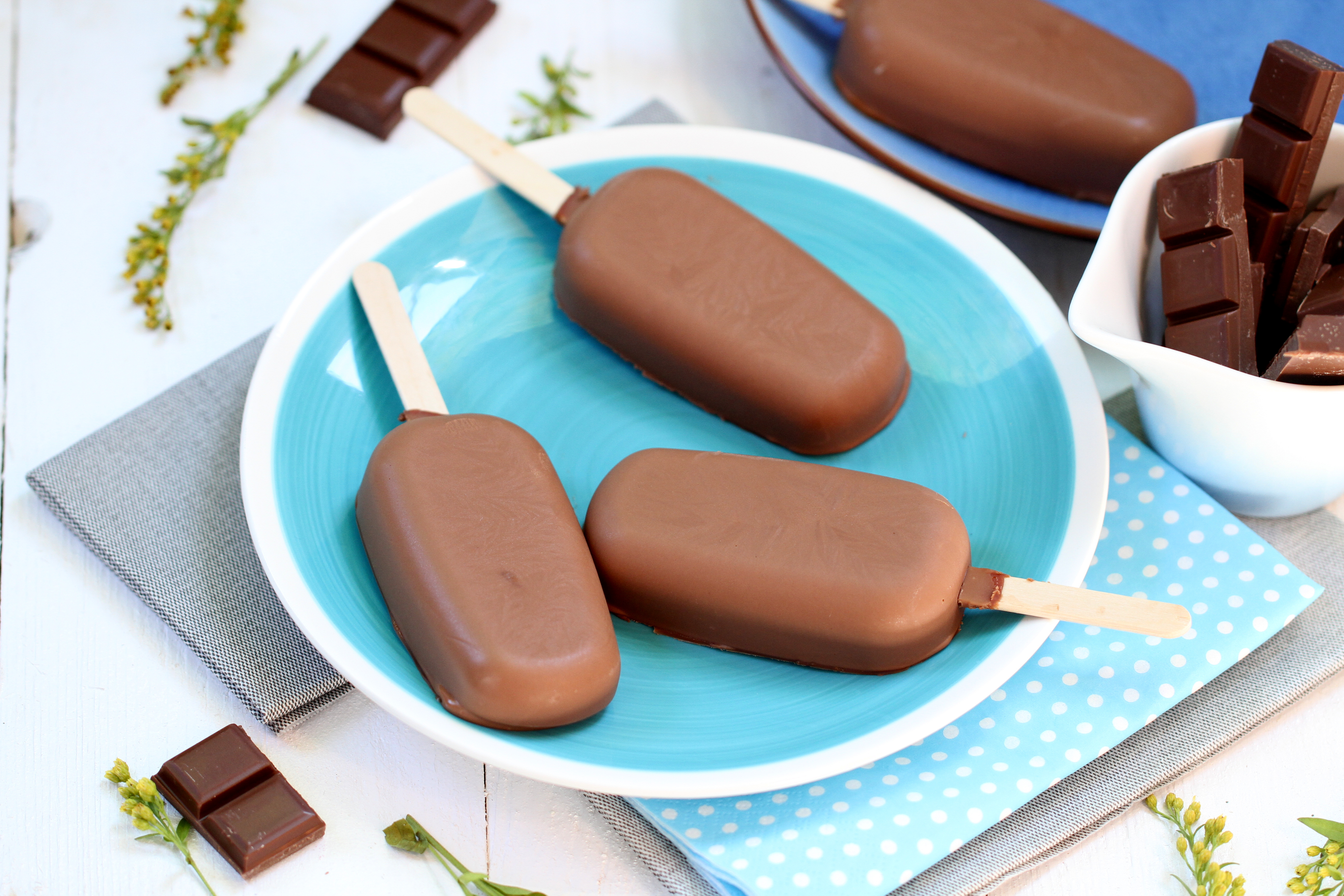 Polos de chocolate con leche
