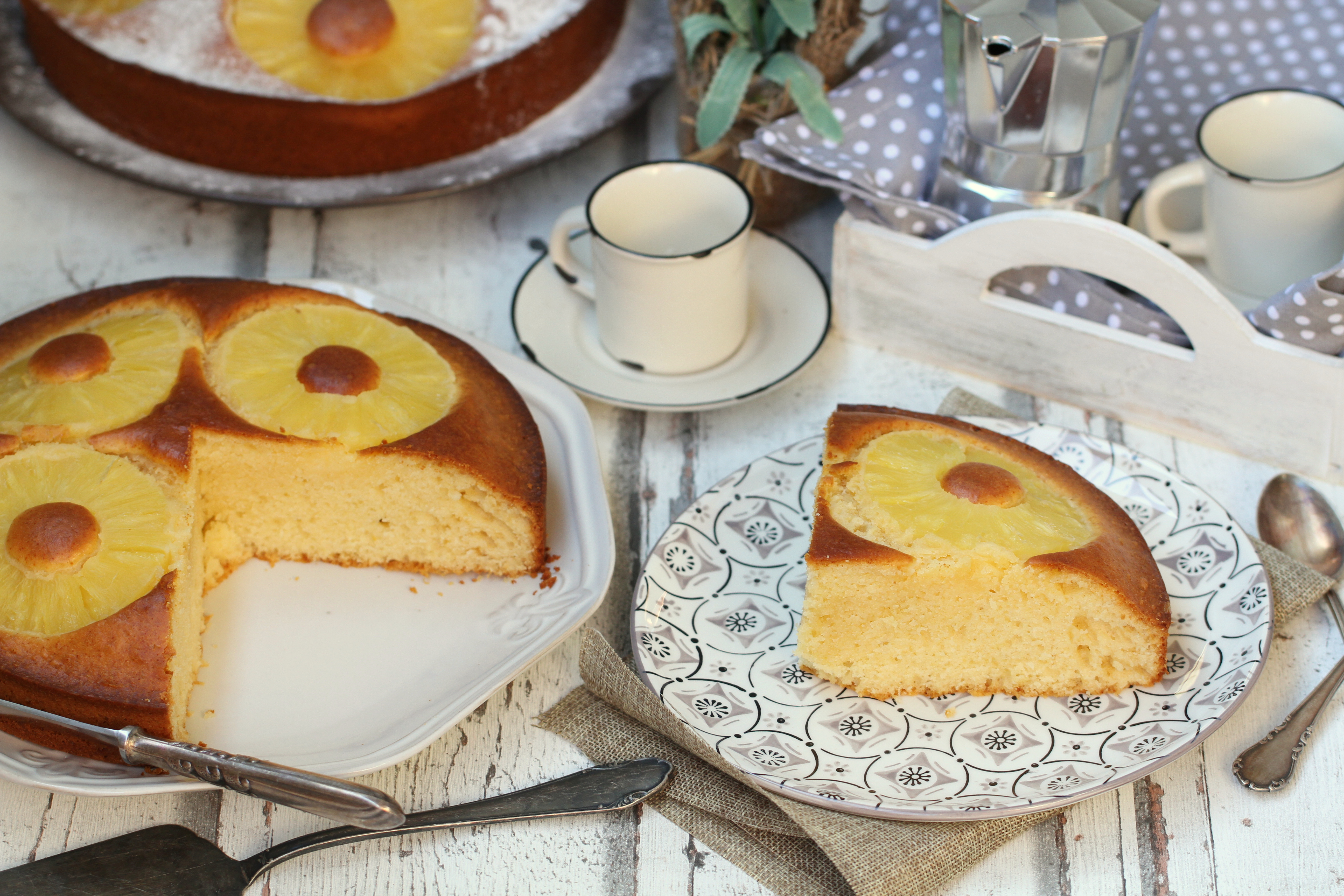 Bizcocho de piña y leche condensada