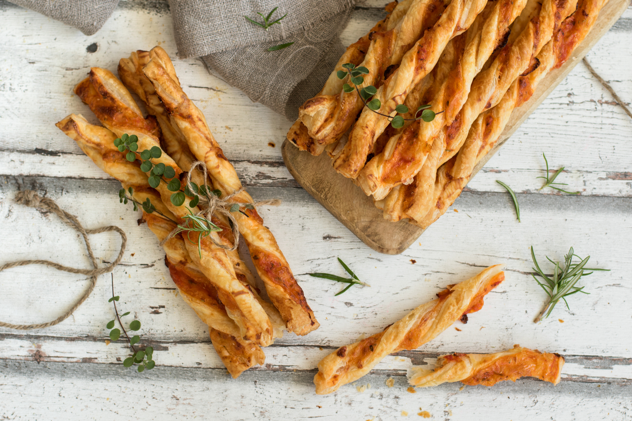Palitos de hojaldre sabor pizza
