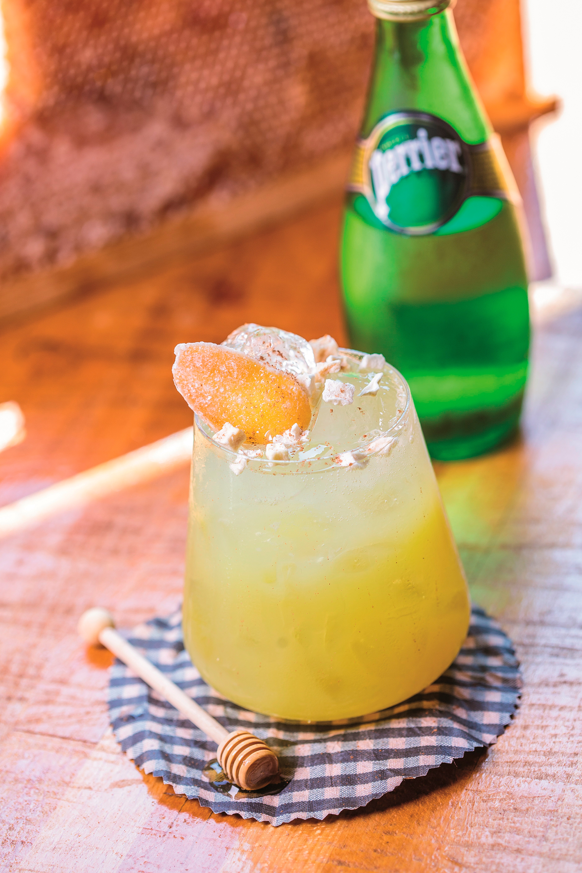 Coctel Manzana miel y jengibre Perrier