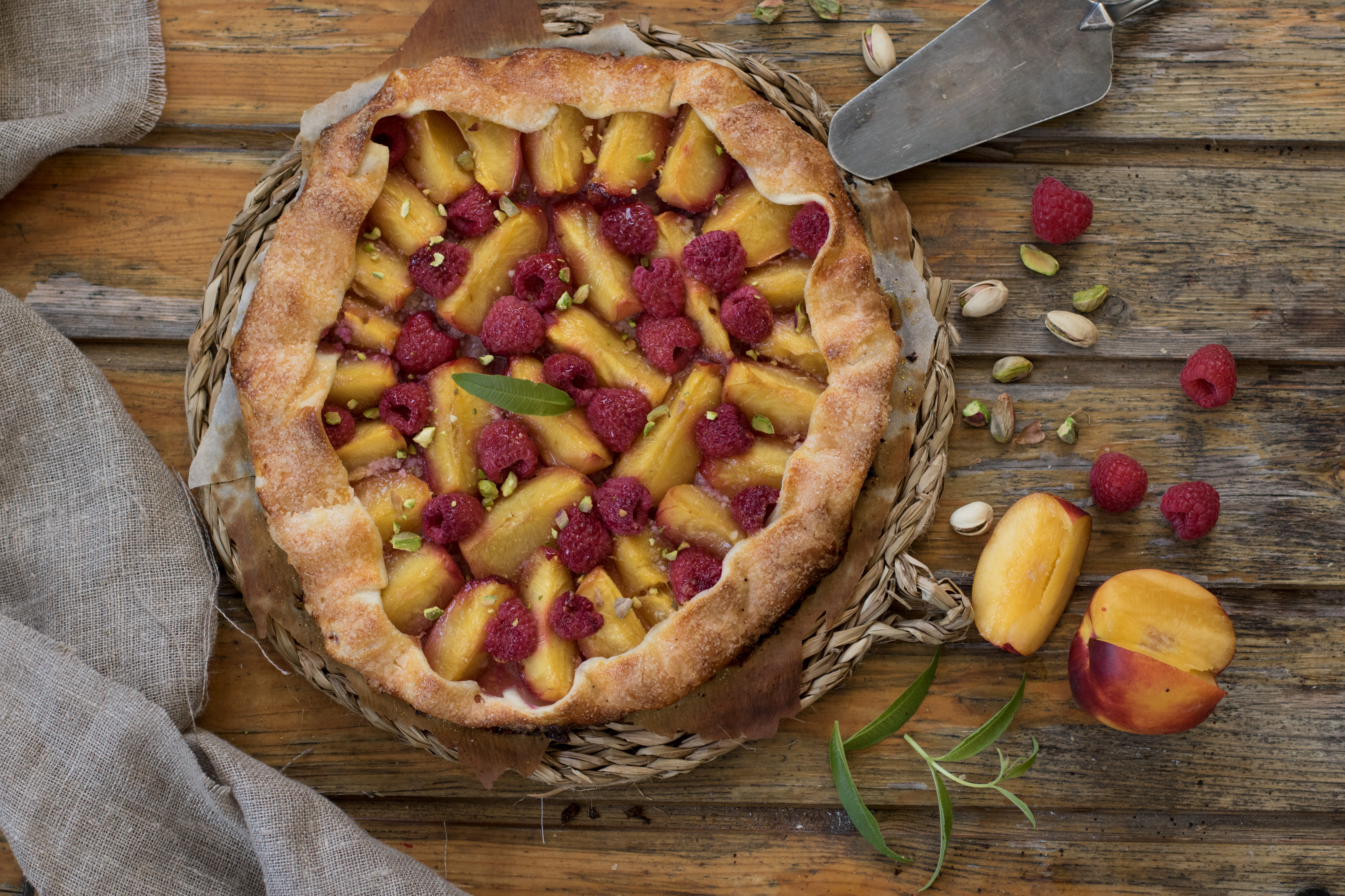 Galette de nectarinas y frambuesas