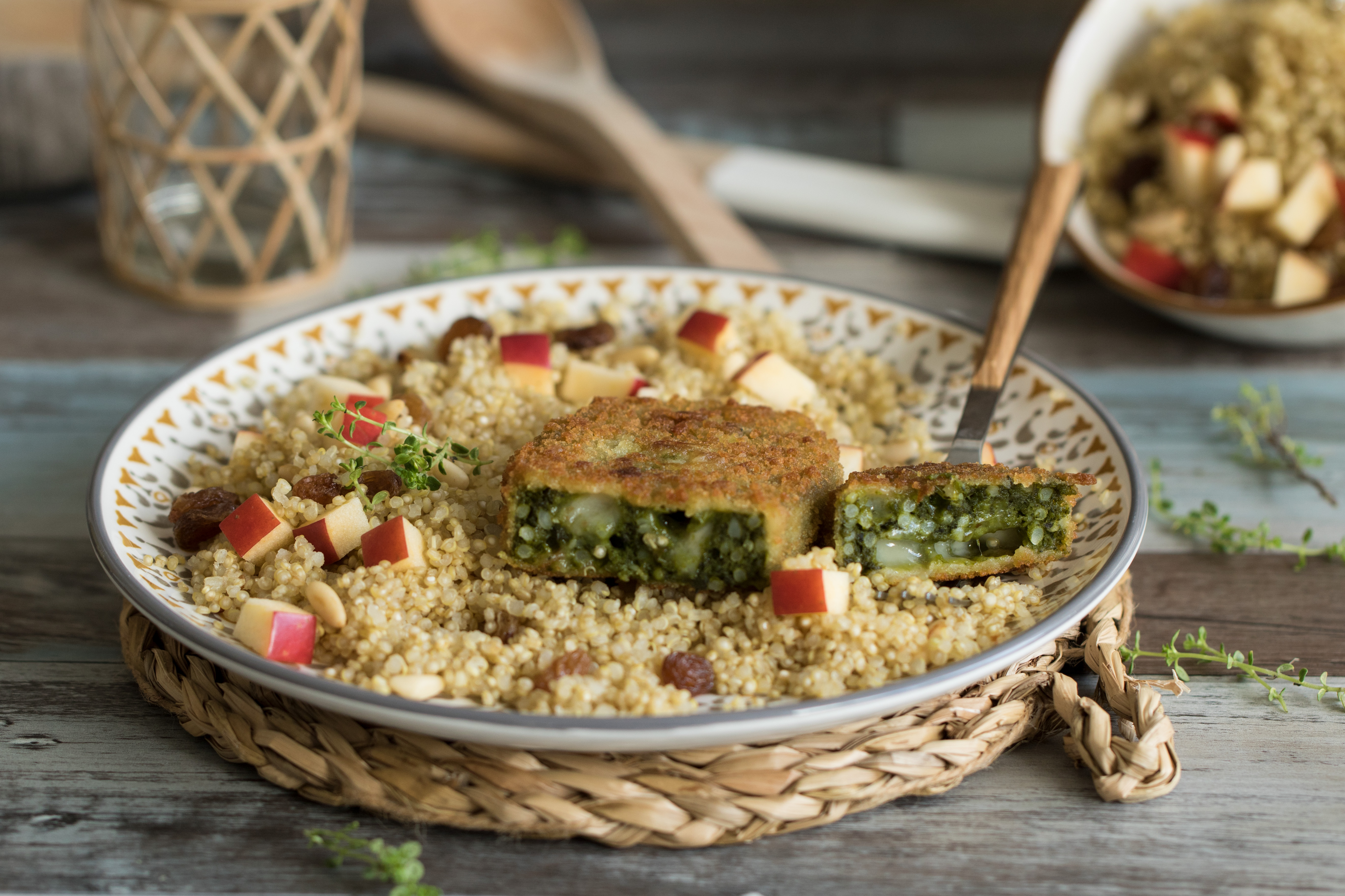 Empanado Veggie con ensalada de quinoa