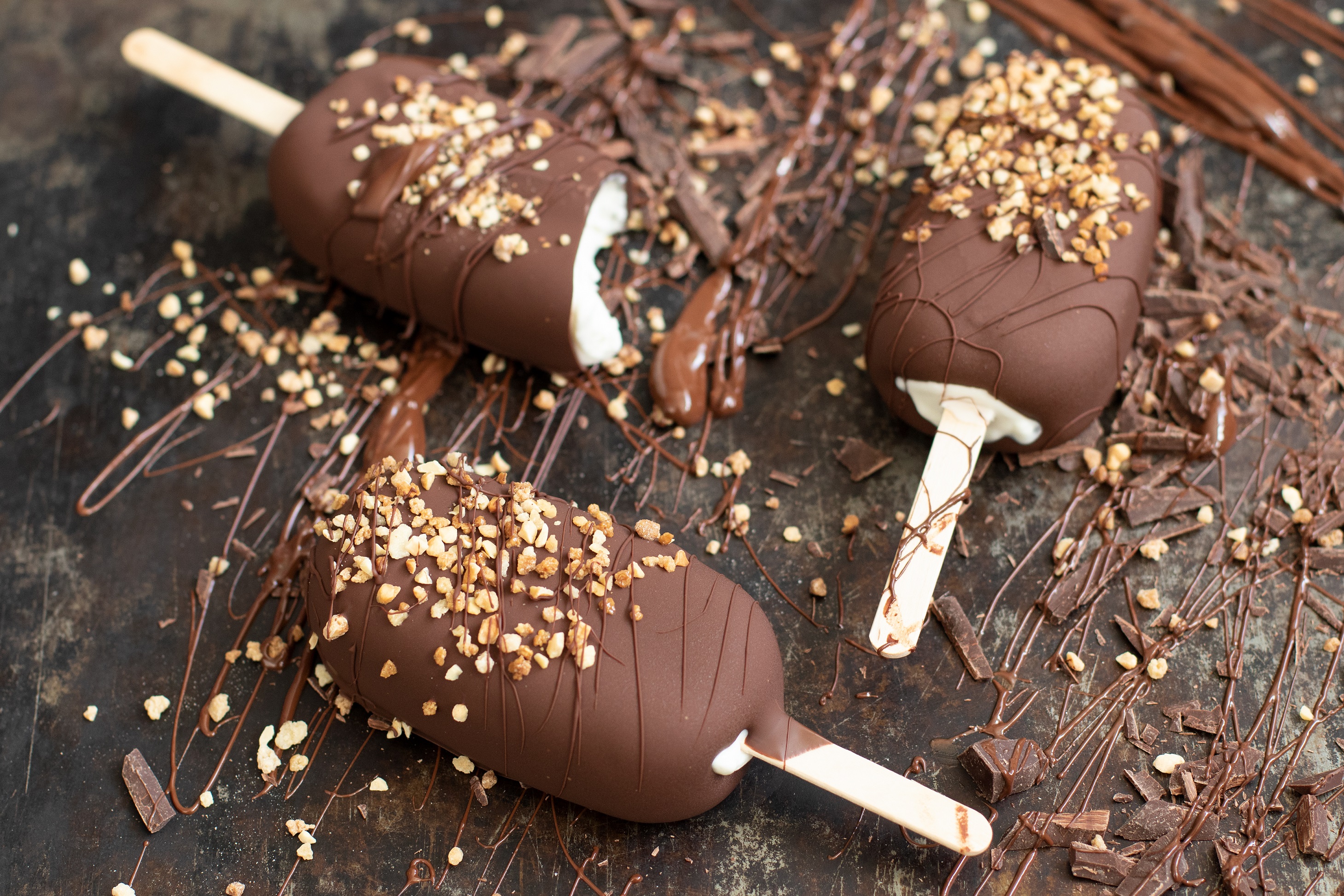 Polos de chocolate y vainilla