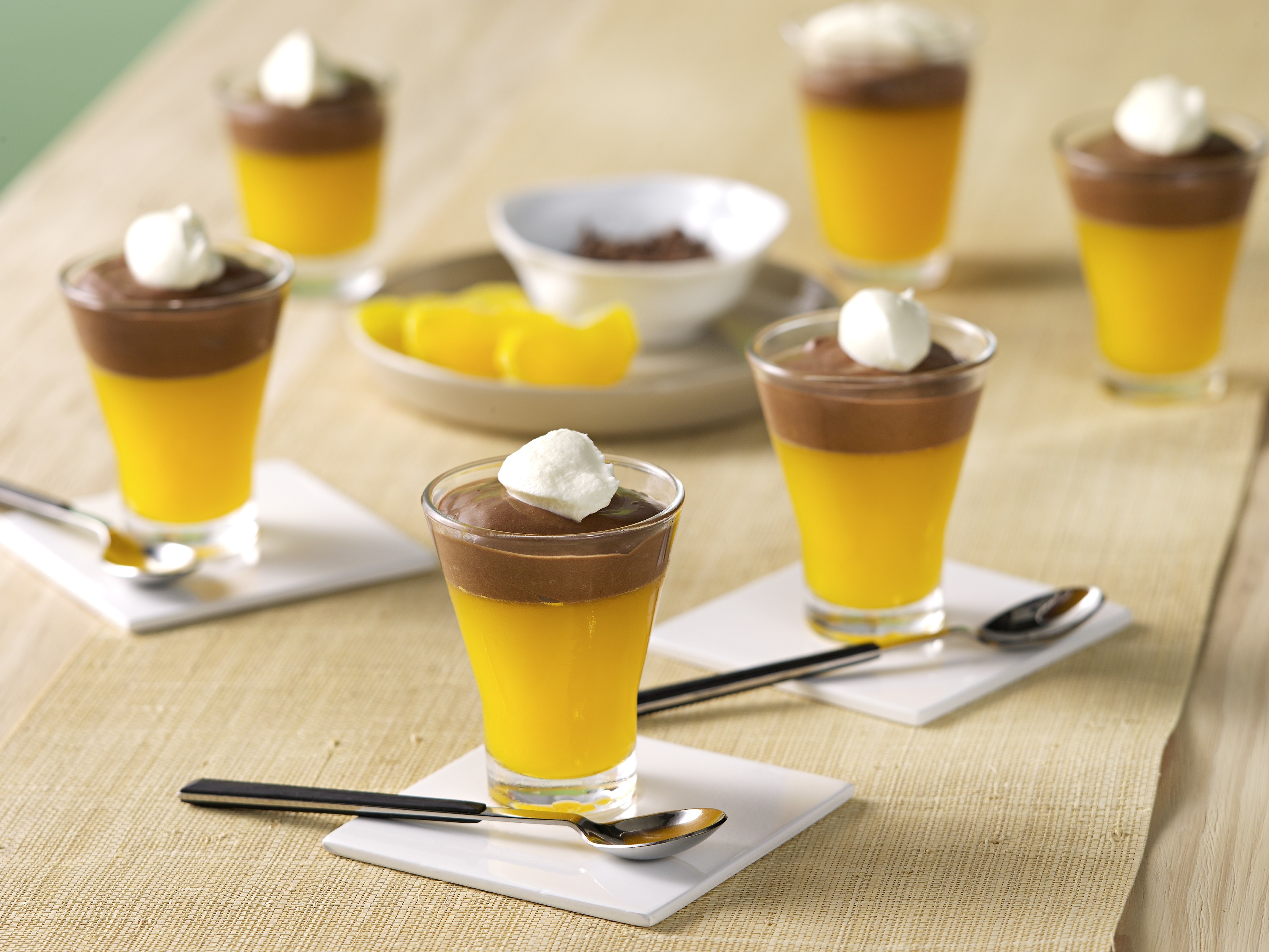 Vasitos de mandarina y chocolate con Thermomix®