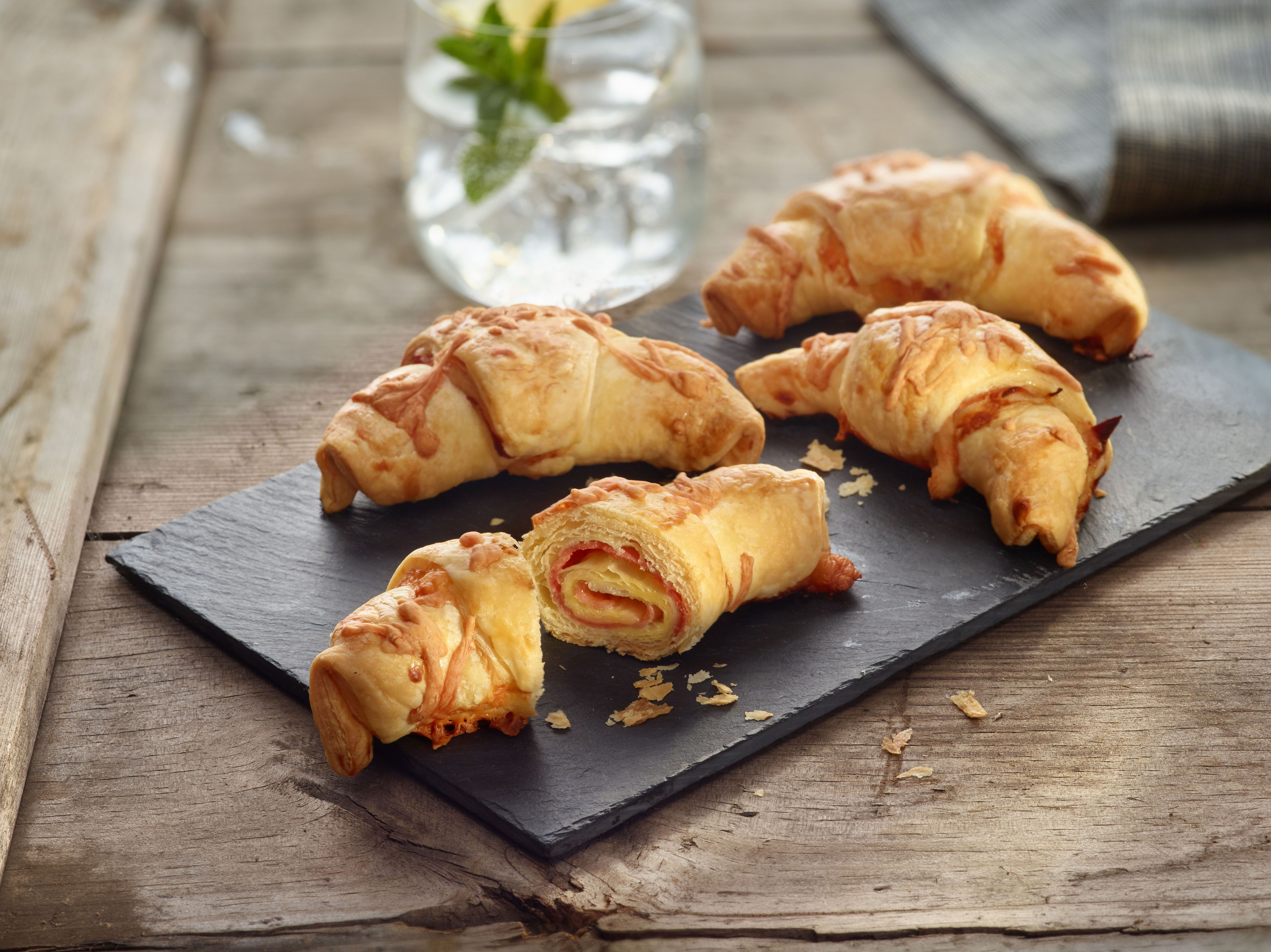 Croissants de jamón york y queso