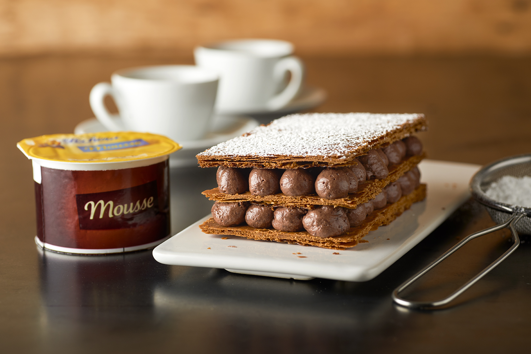 Milhojas de mousse de chocolate