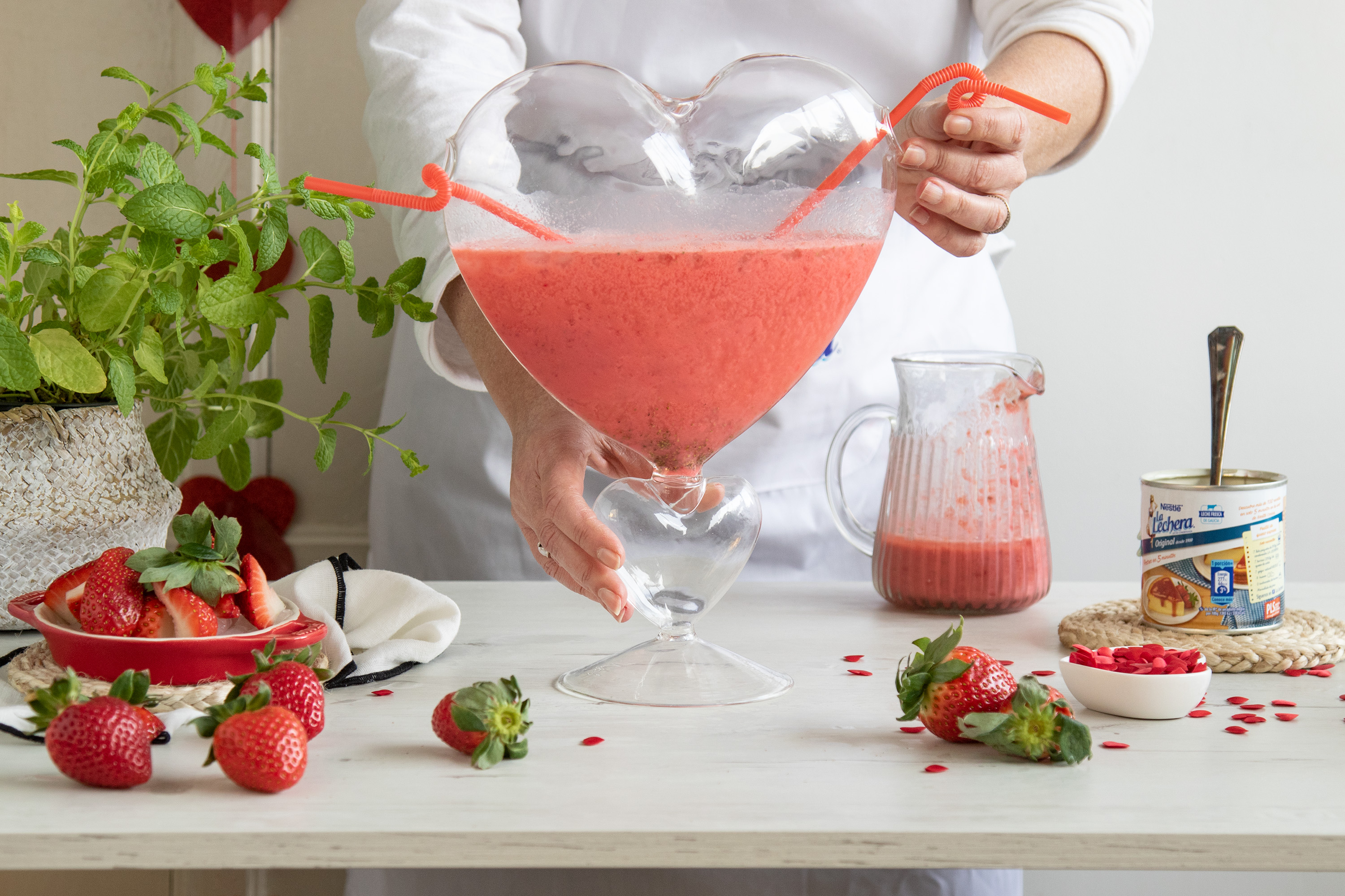 Cocktail de cava, fresas y leche condensada para San Valentín-image