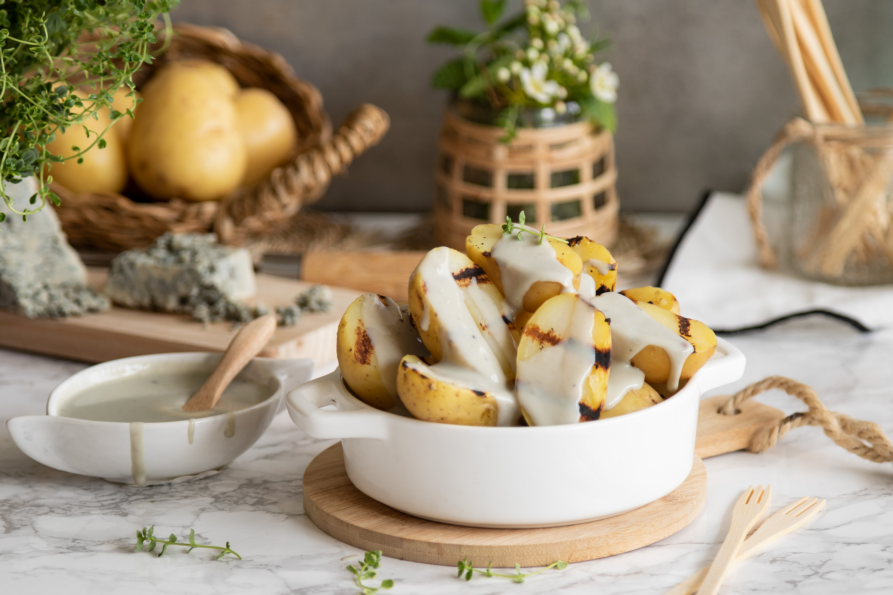 Salsa cabrales con patatas