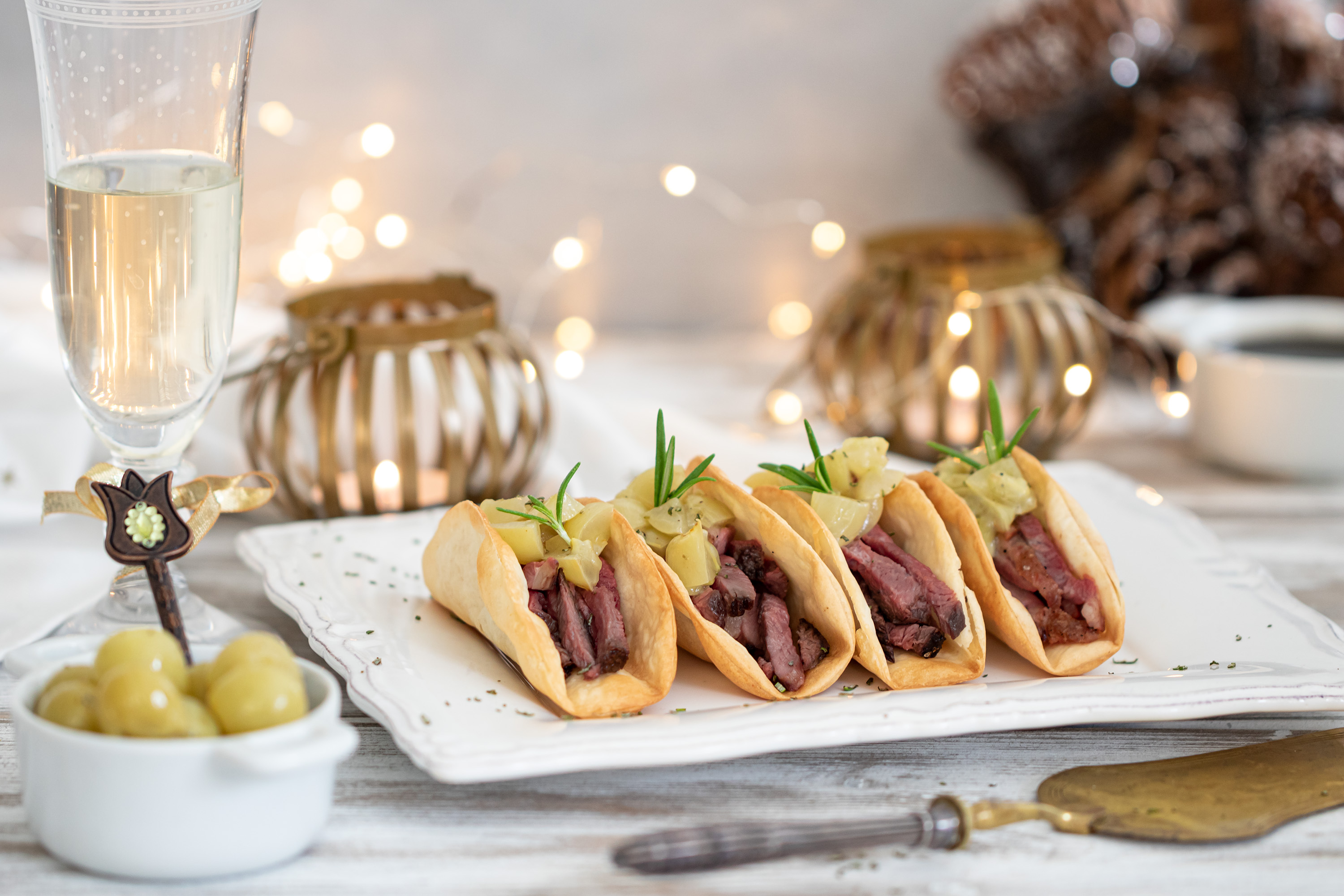 Tacos rellenos de magret de pato con uvas al romero