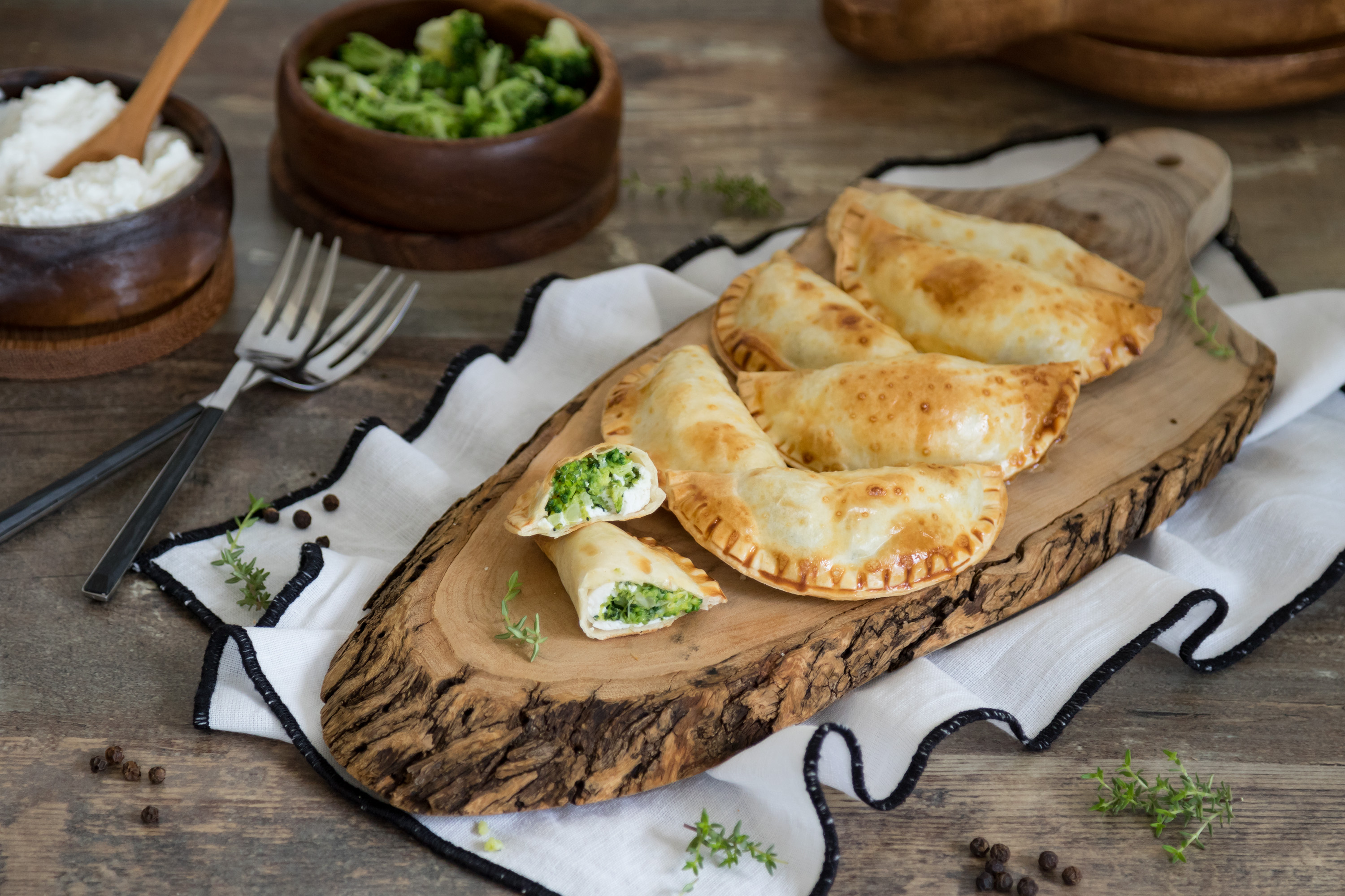 Empanadillas de queso ricotta y brócoli