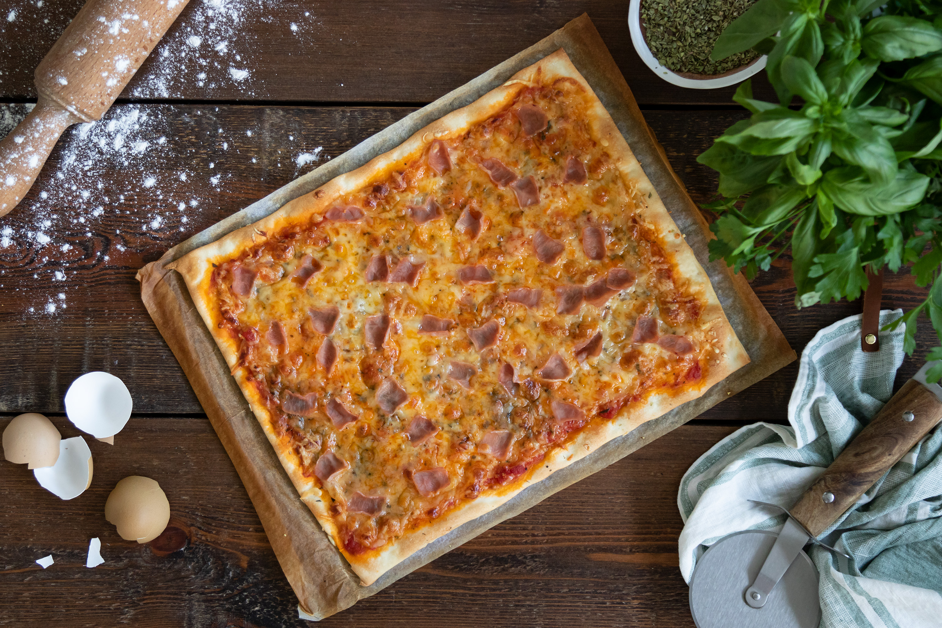 Pizza jamón y queso