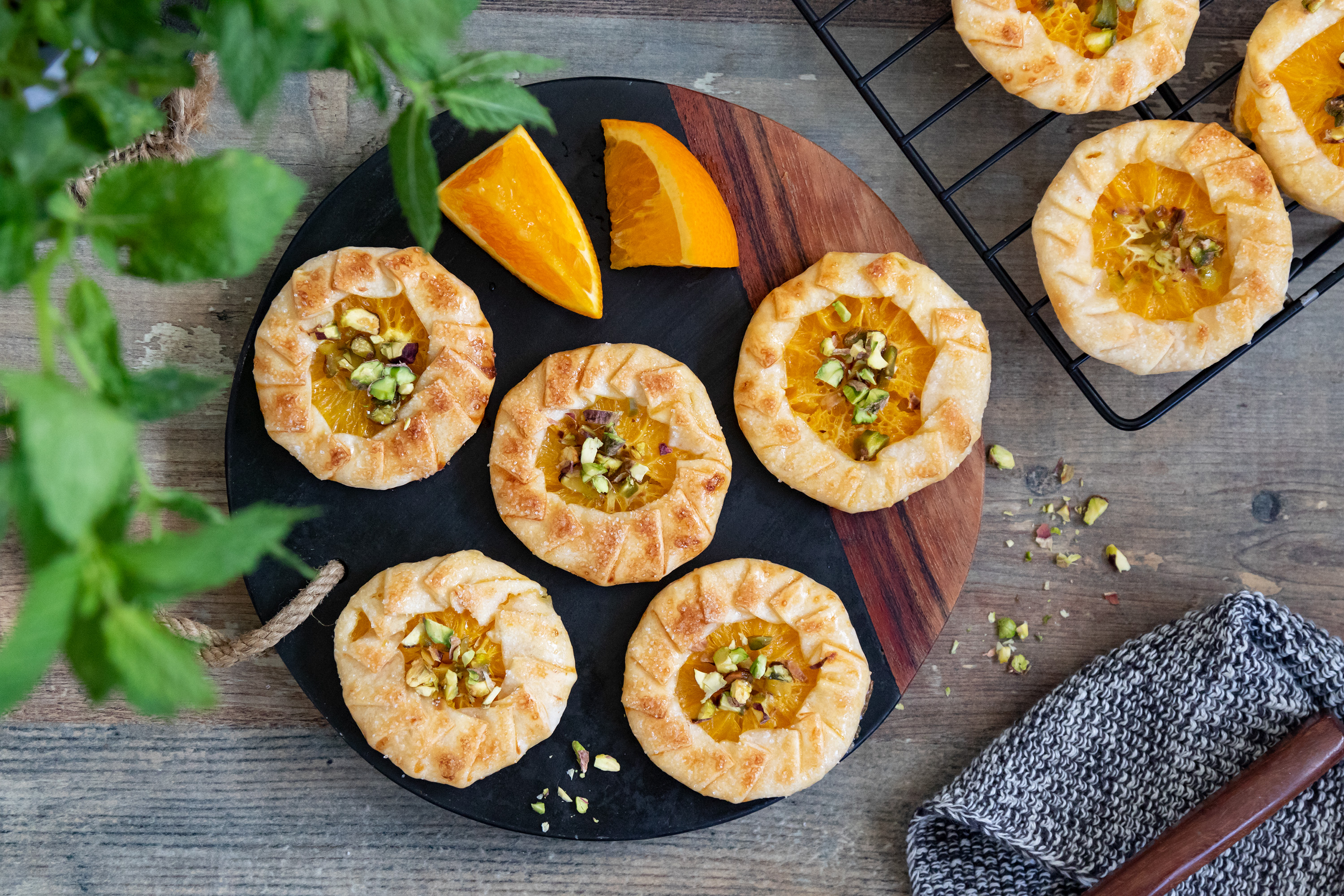 Mini galette dulce de naranja y pistachos con obleas