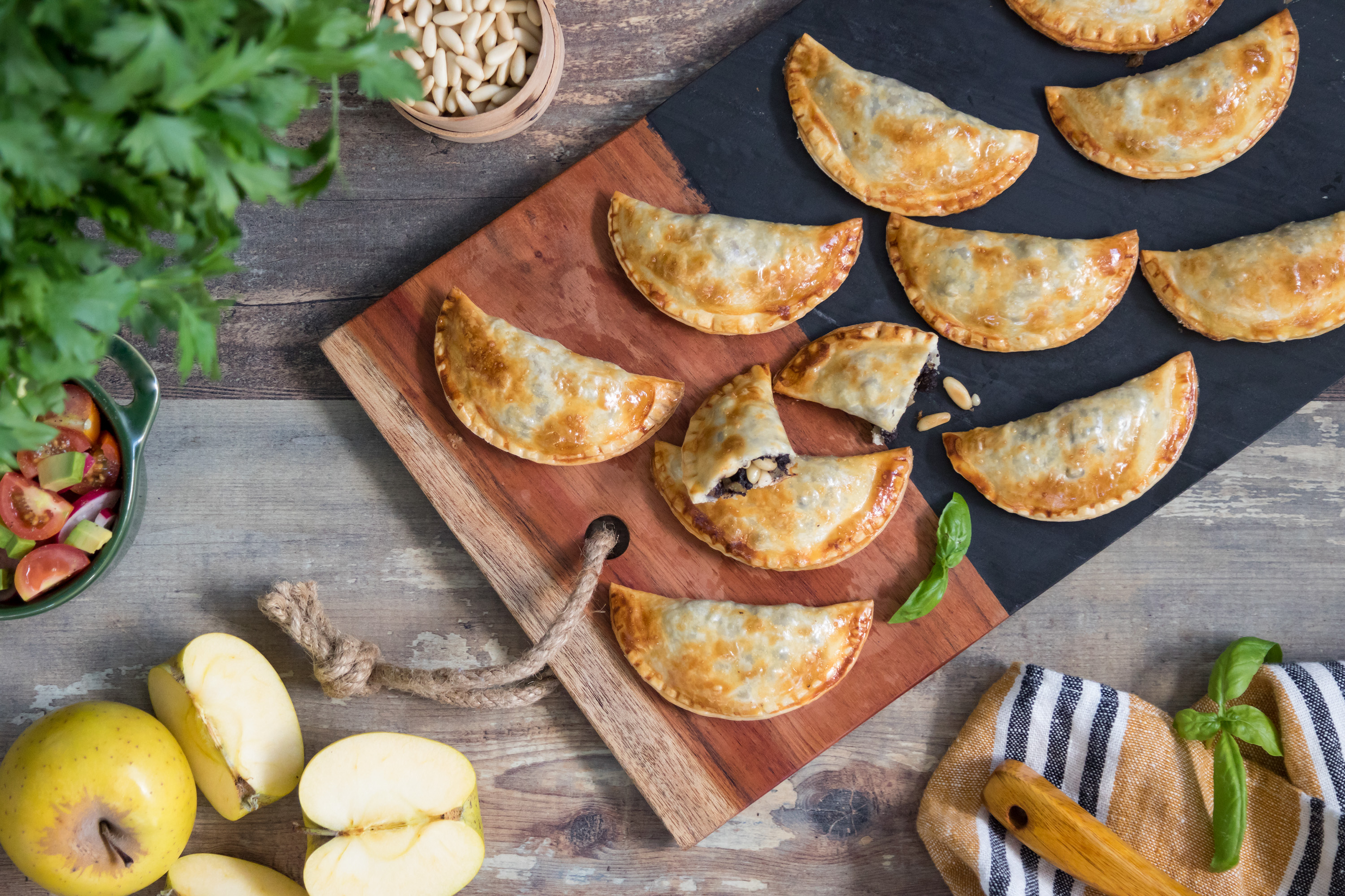 Empanadillas de morcilla y manzana