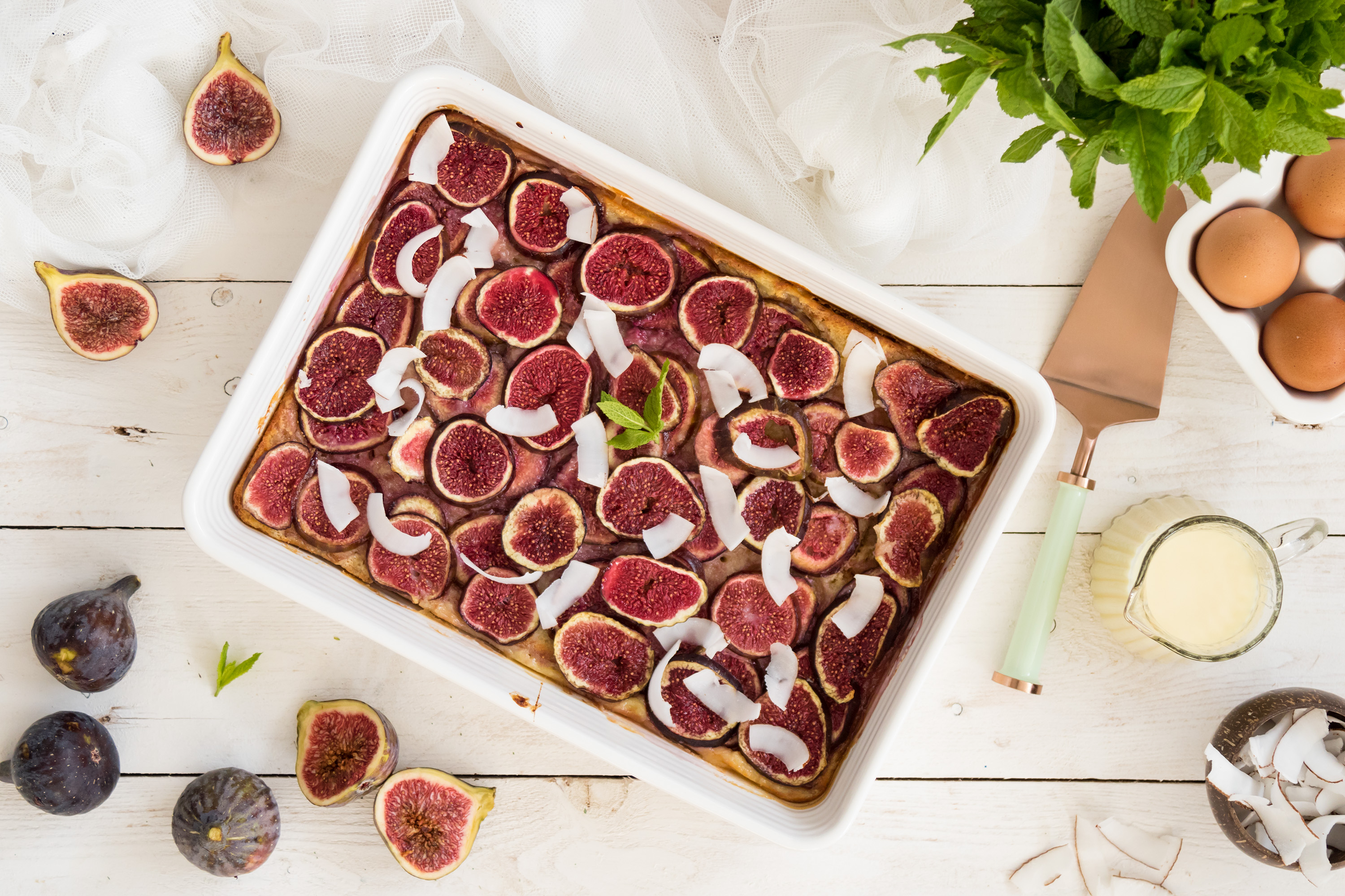 Tarta de higos con leche condensada y coco