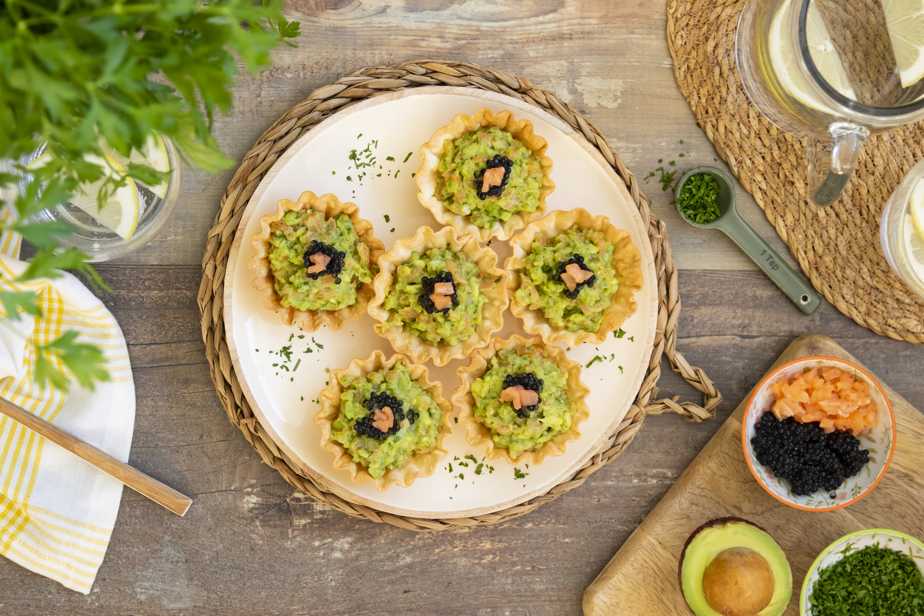 Tartaletas de salmón y aguacate-image
