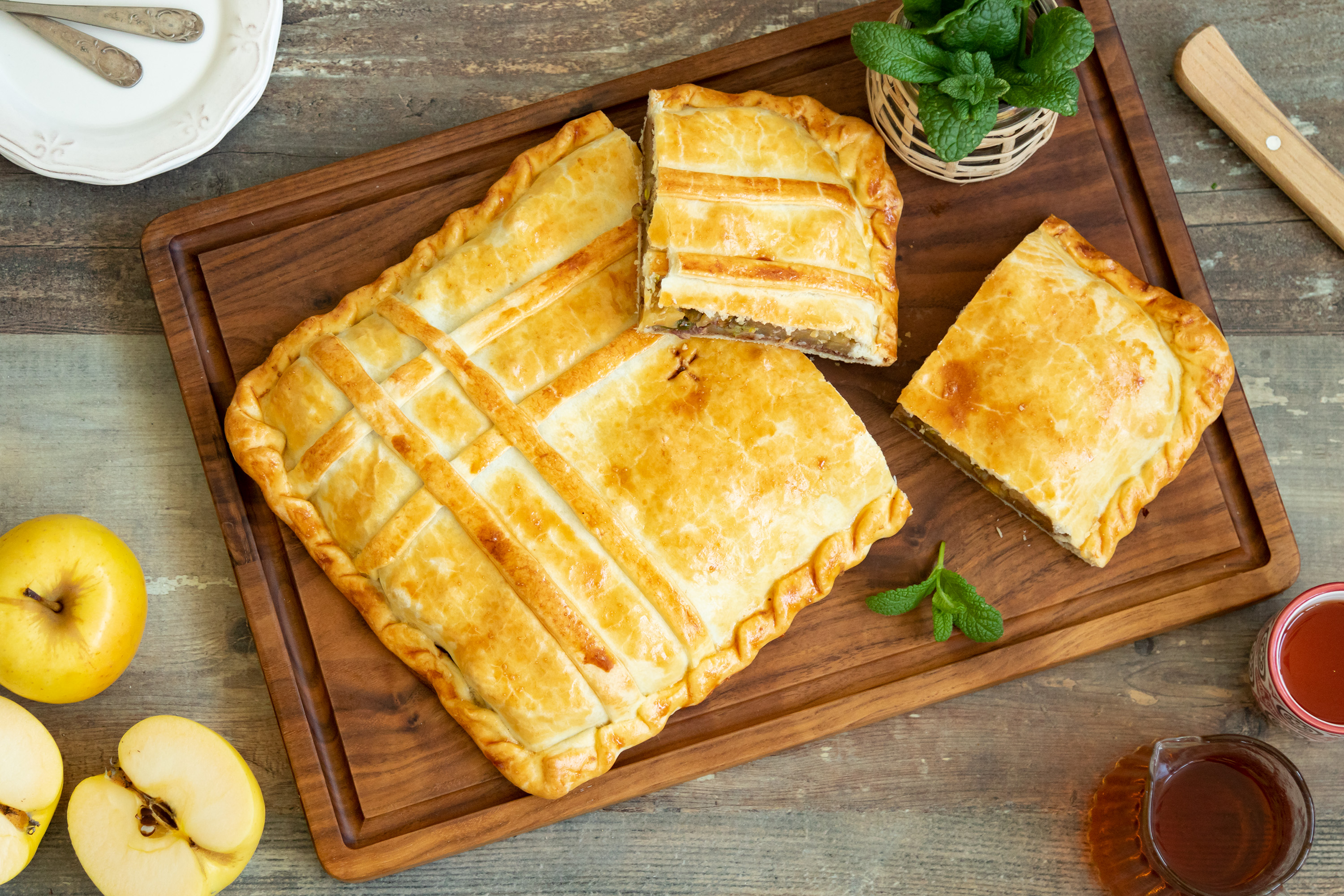 Empanada de manzana con membrillo