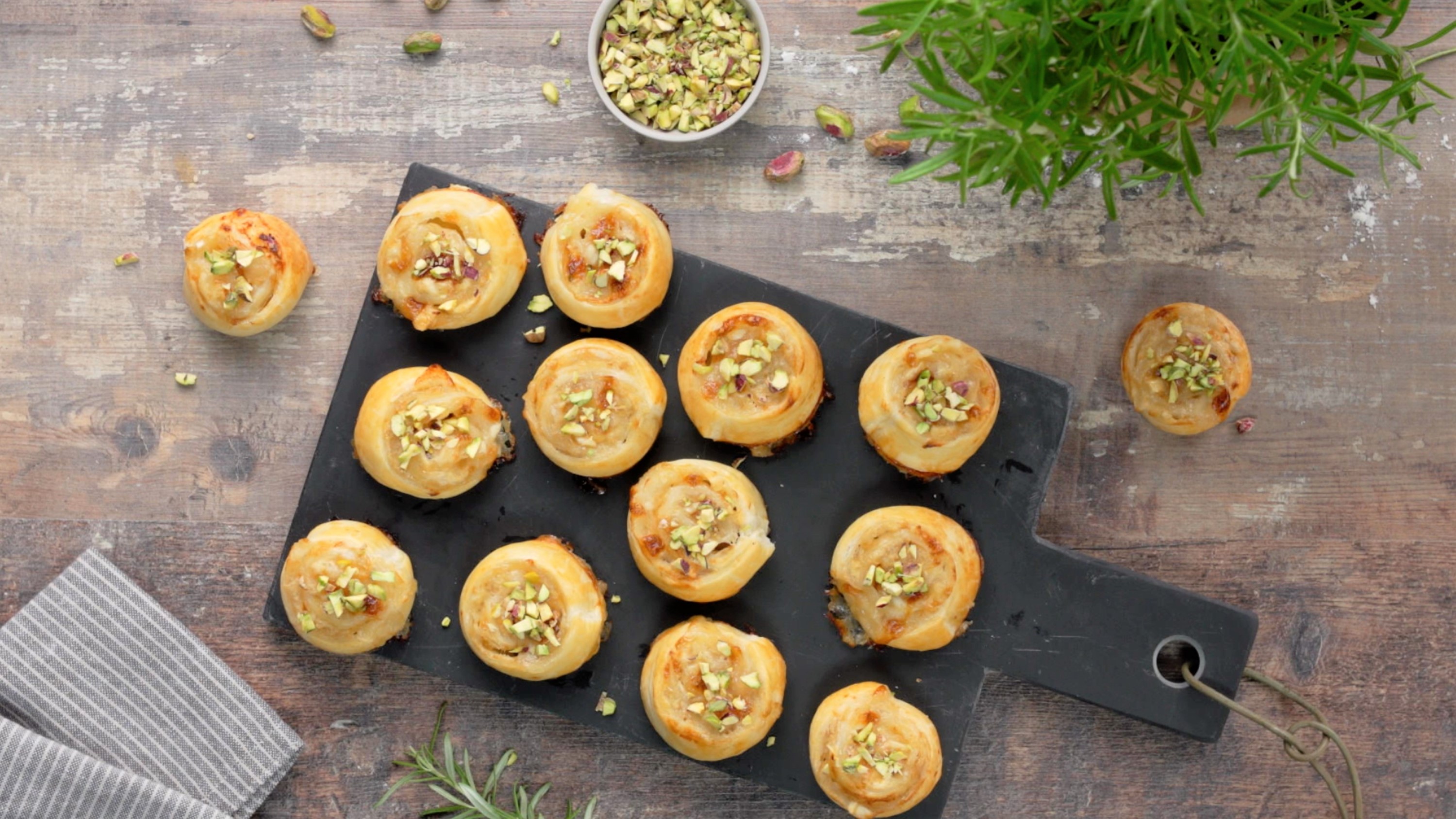 Canapés con queso de cabra
