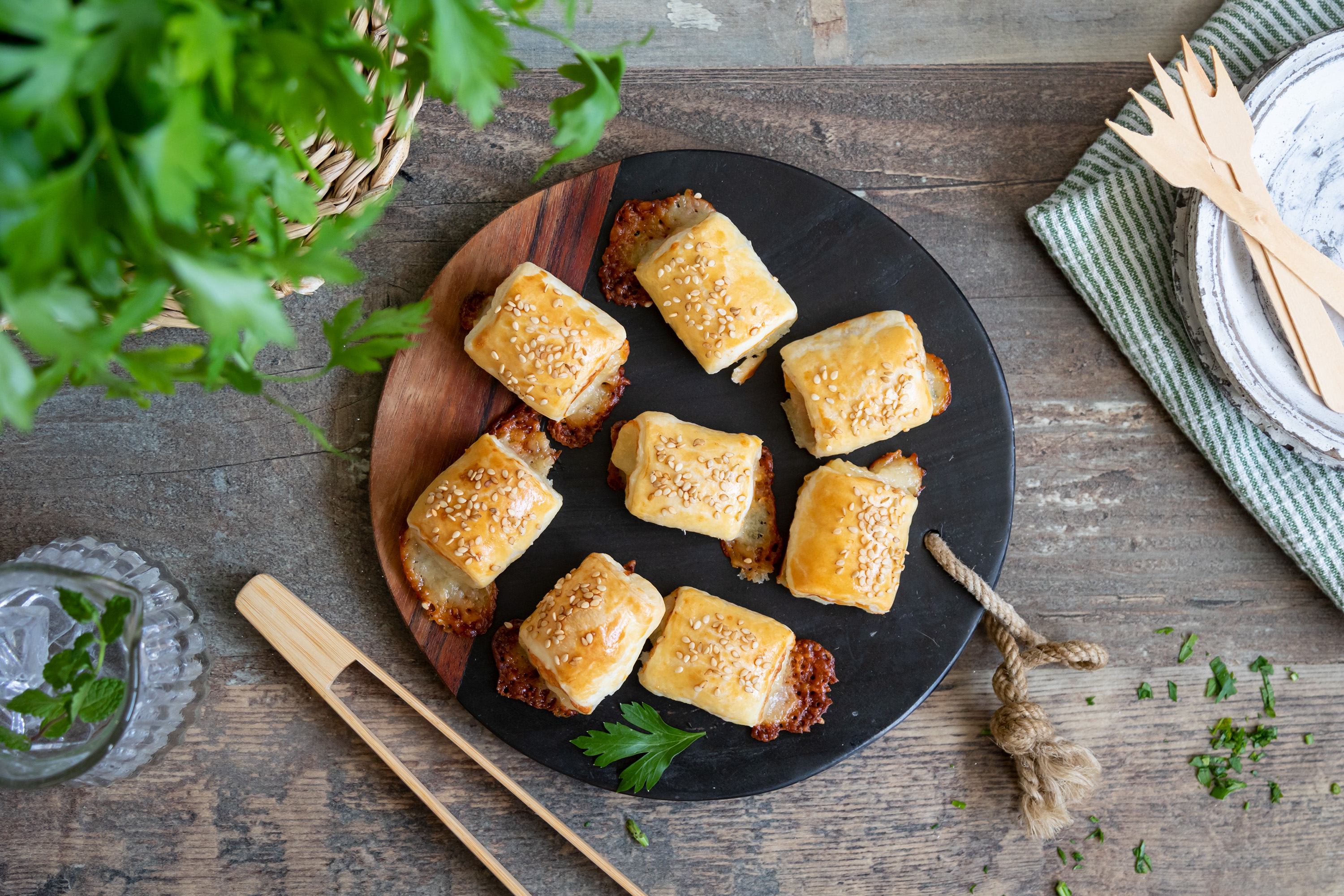 Hojaldritos de jamón y queso