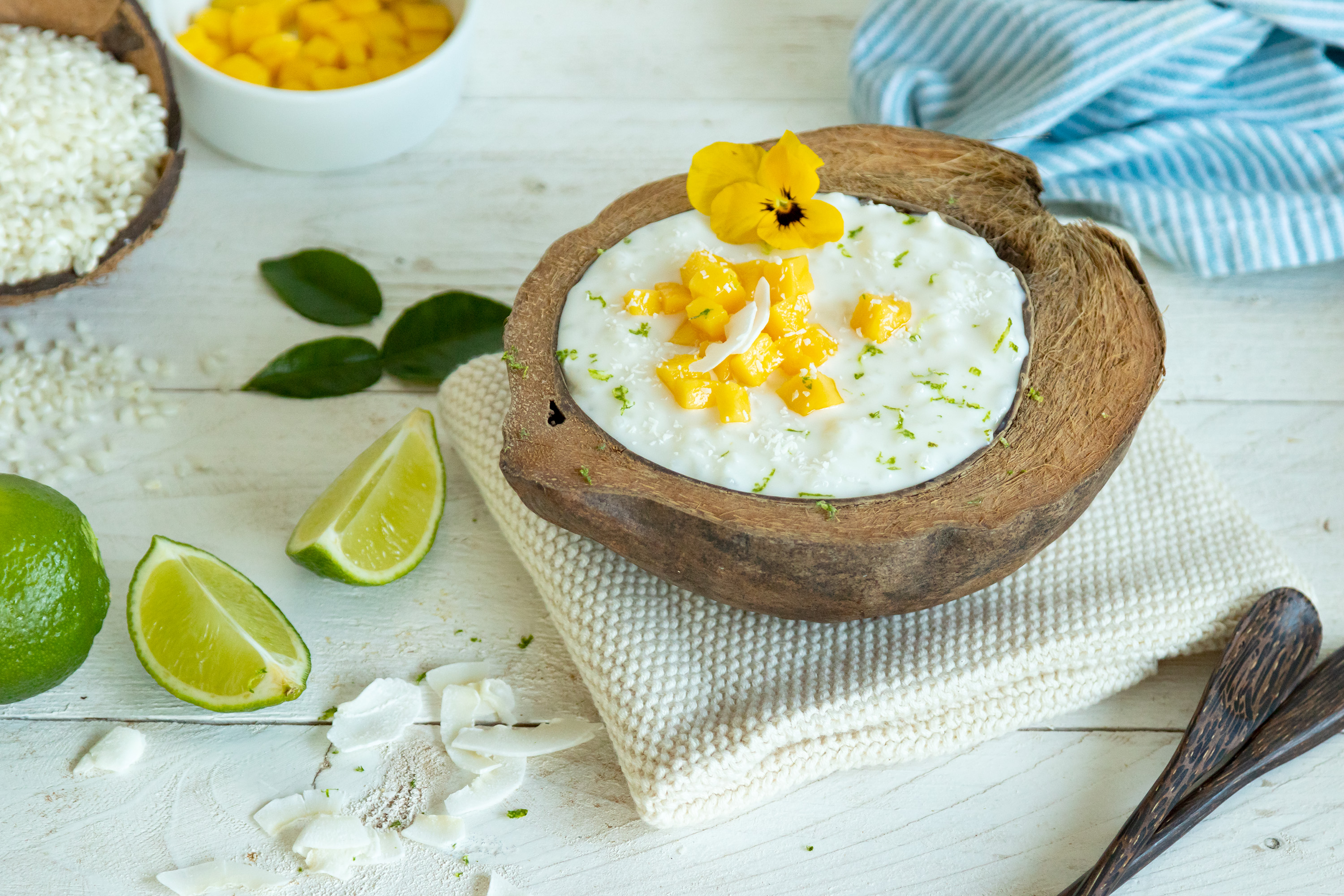 Arroz con leche de coco y mango