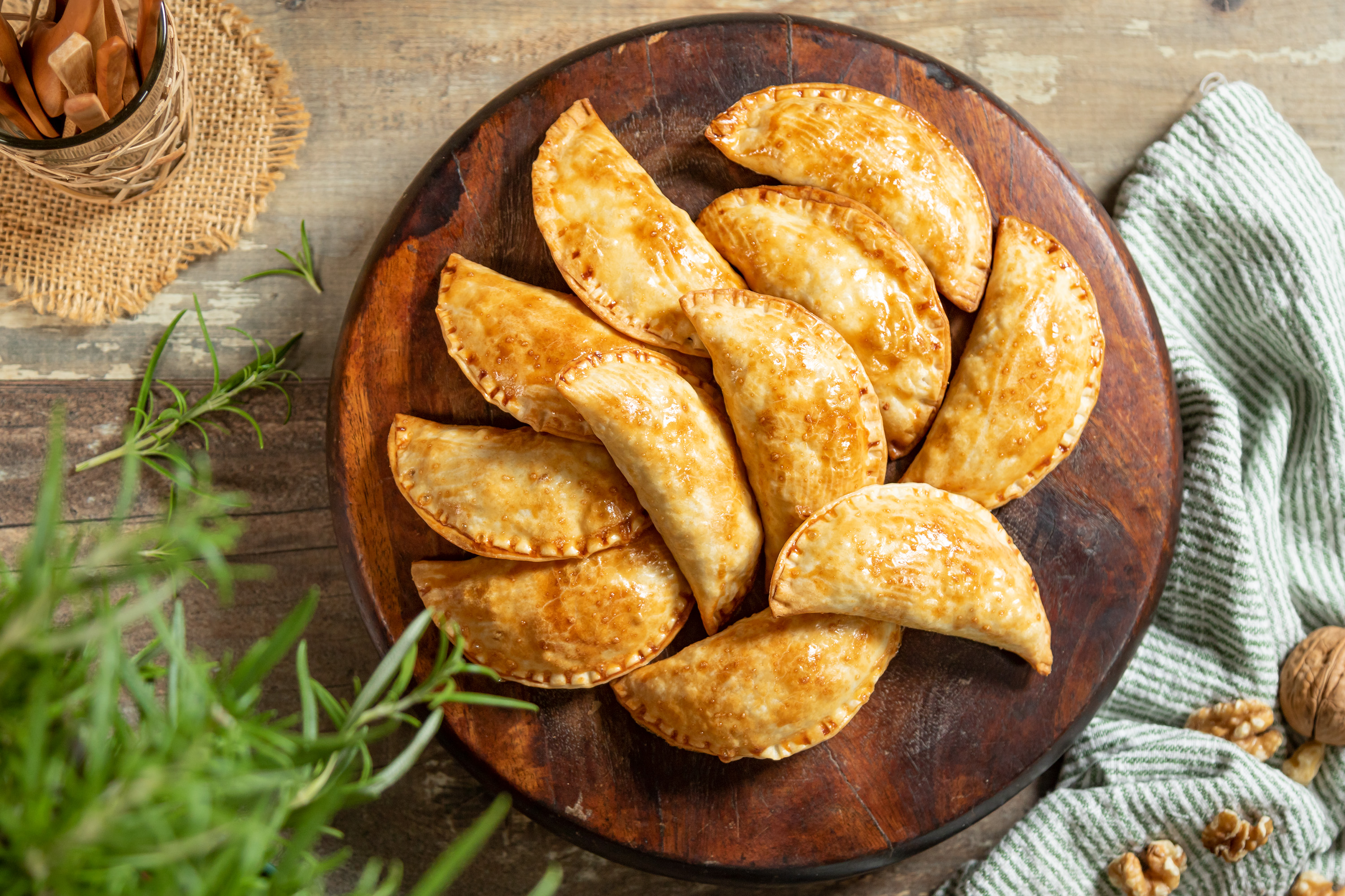 Empanadillas de bacon y queso azul con nueces
